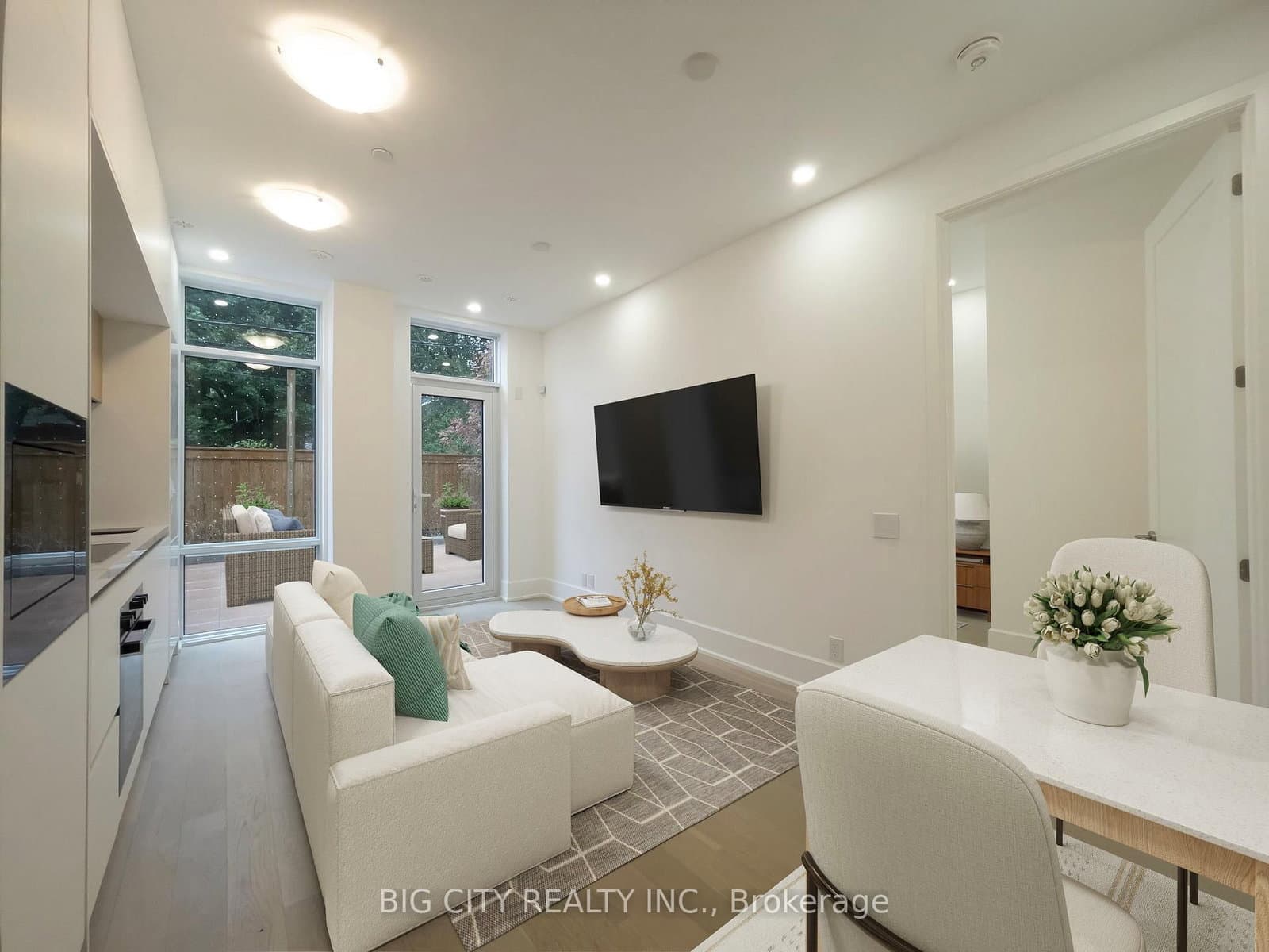 800 Broadview Avenue, Unit 102