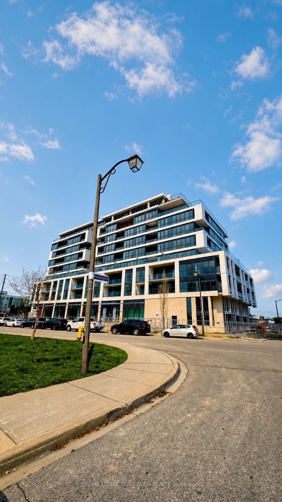 #209 - 743 Warden Avenue