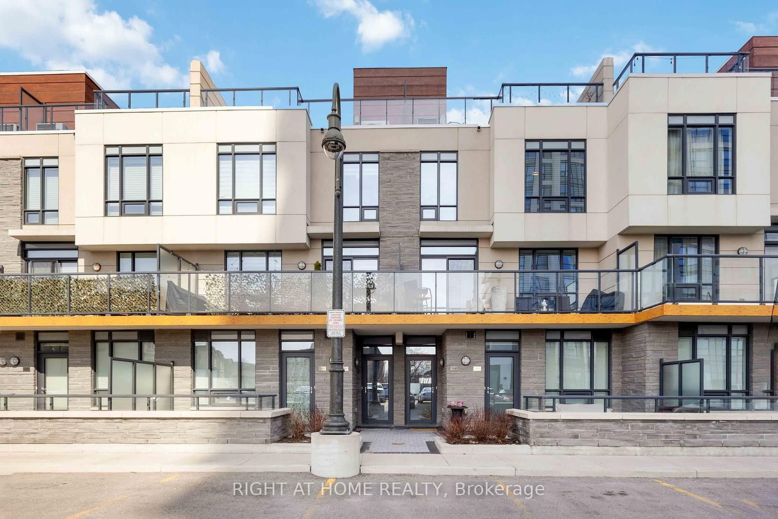#Th8 - 1245 Bayly Street