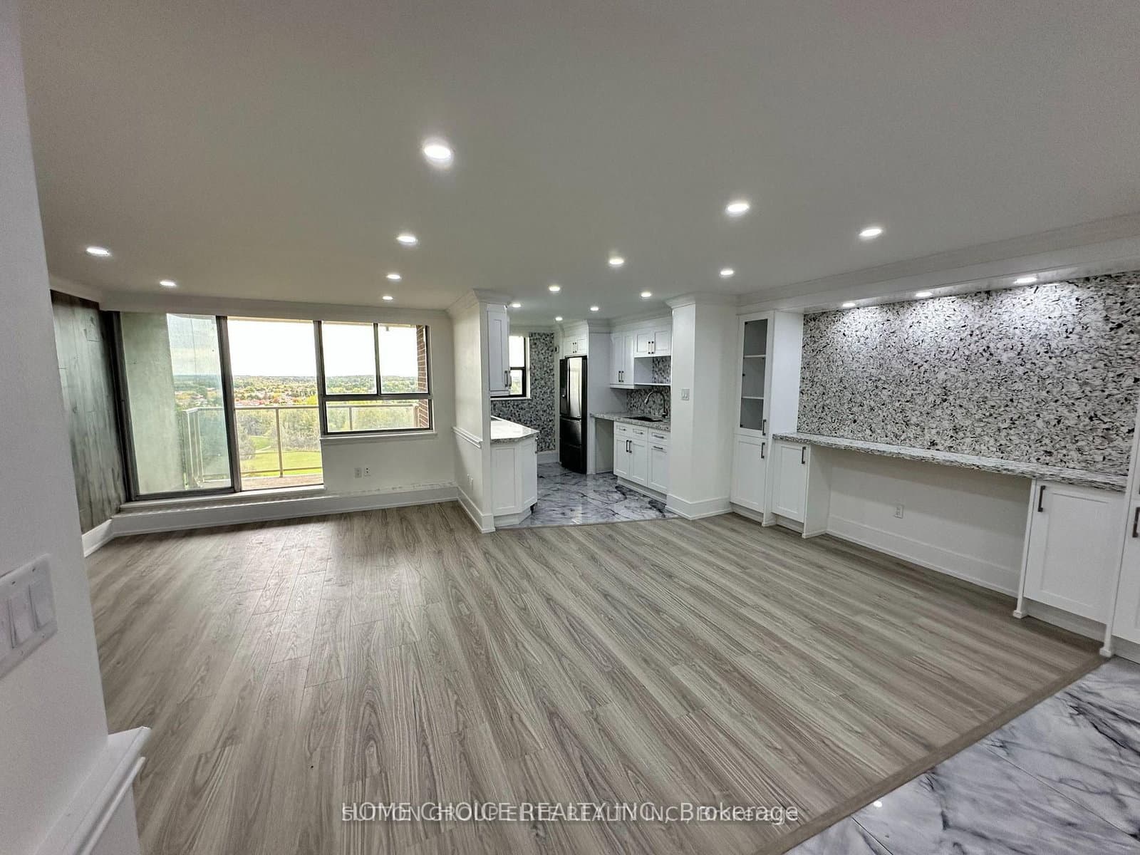 #1006 - 100 Wingarden Court