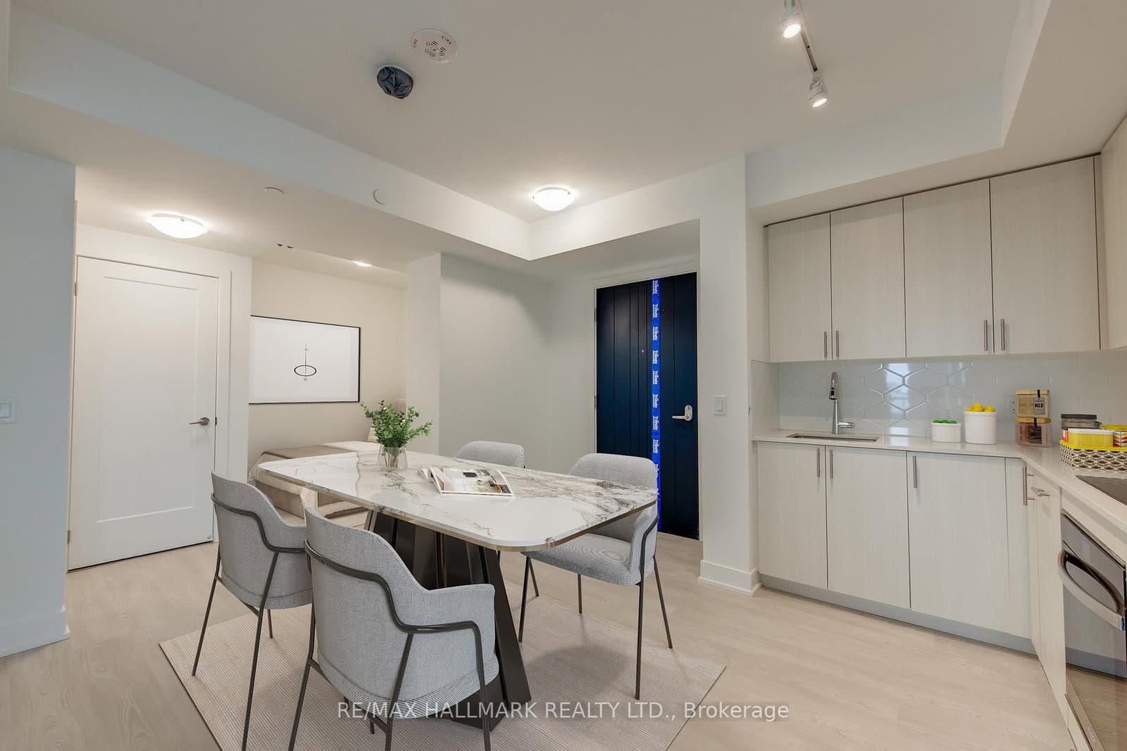 2545 Simcoe Street N, Unit 417