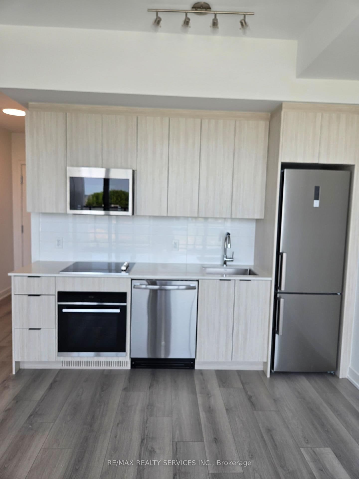 #217 - 20 Deans Drive