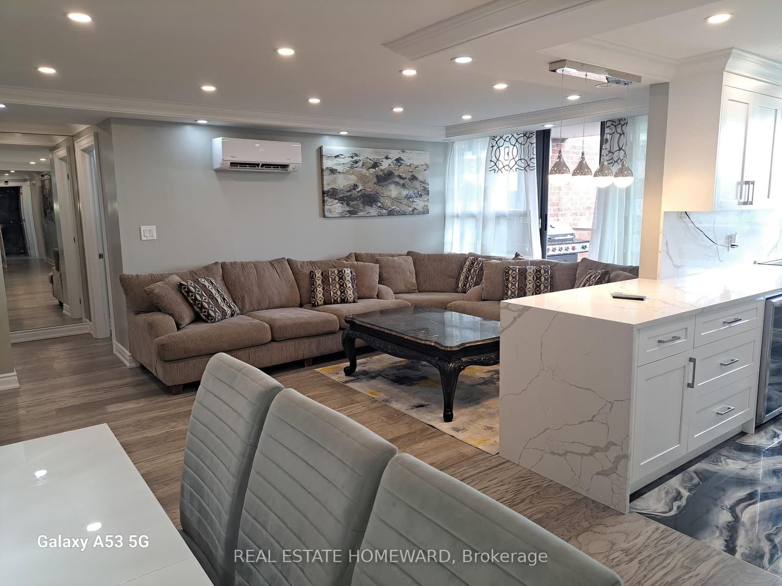 #1810 - 100 Wingarden Court
