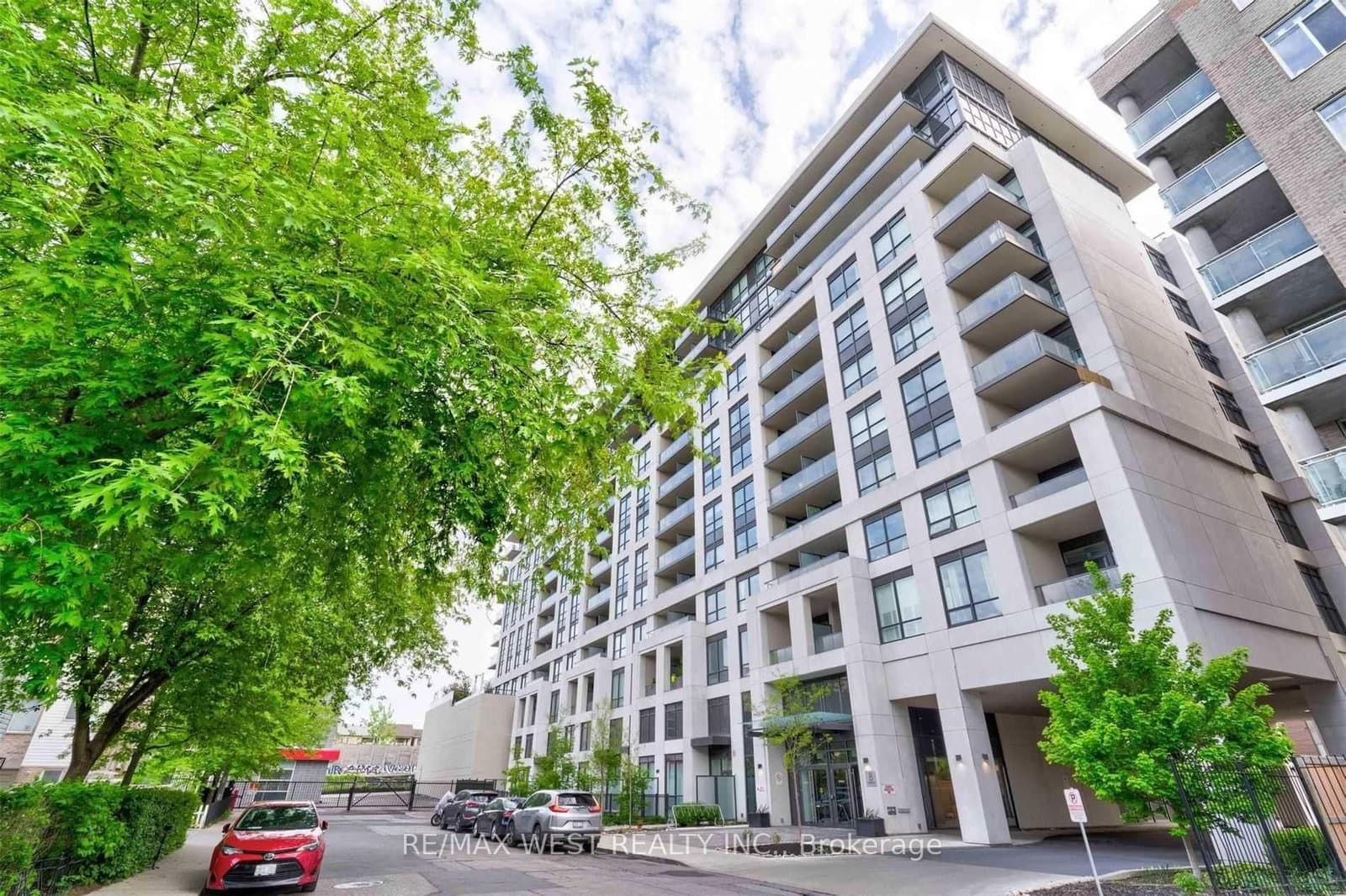 #426 - 8 Trent Avenue