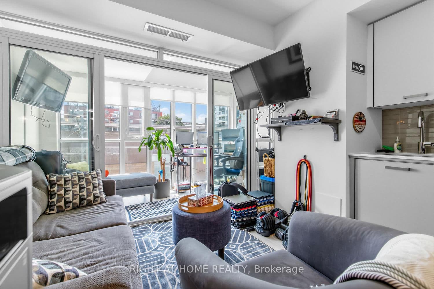 #211 - 1630 Queen Street E