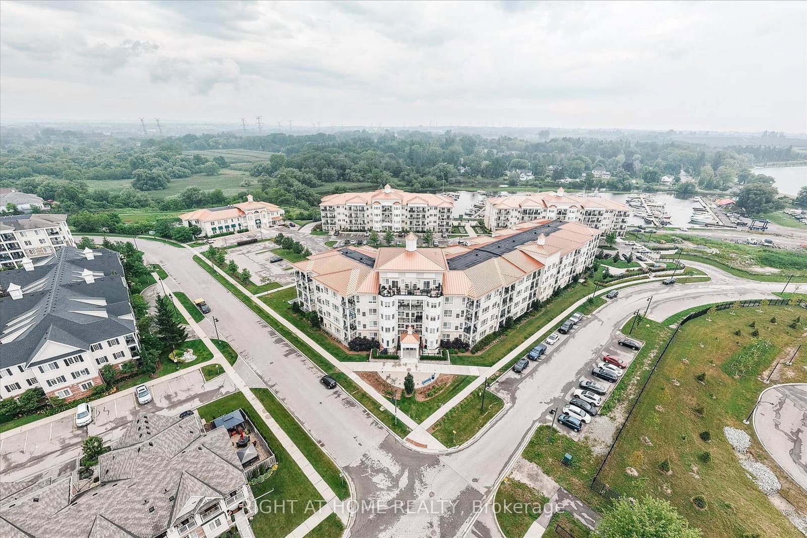 #321 - 50 Lakebreeze Drive