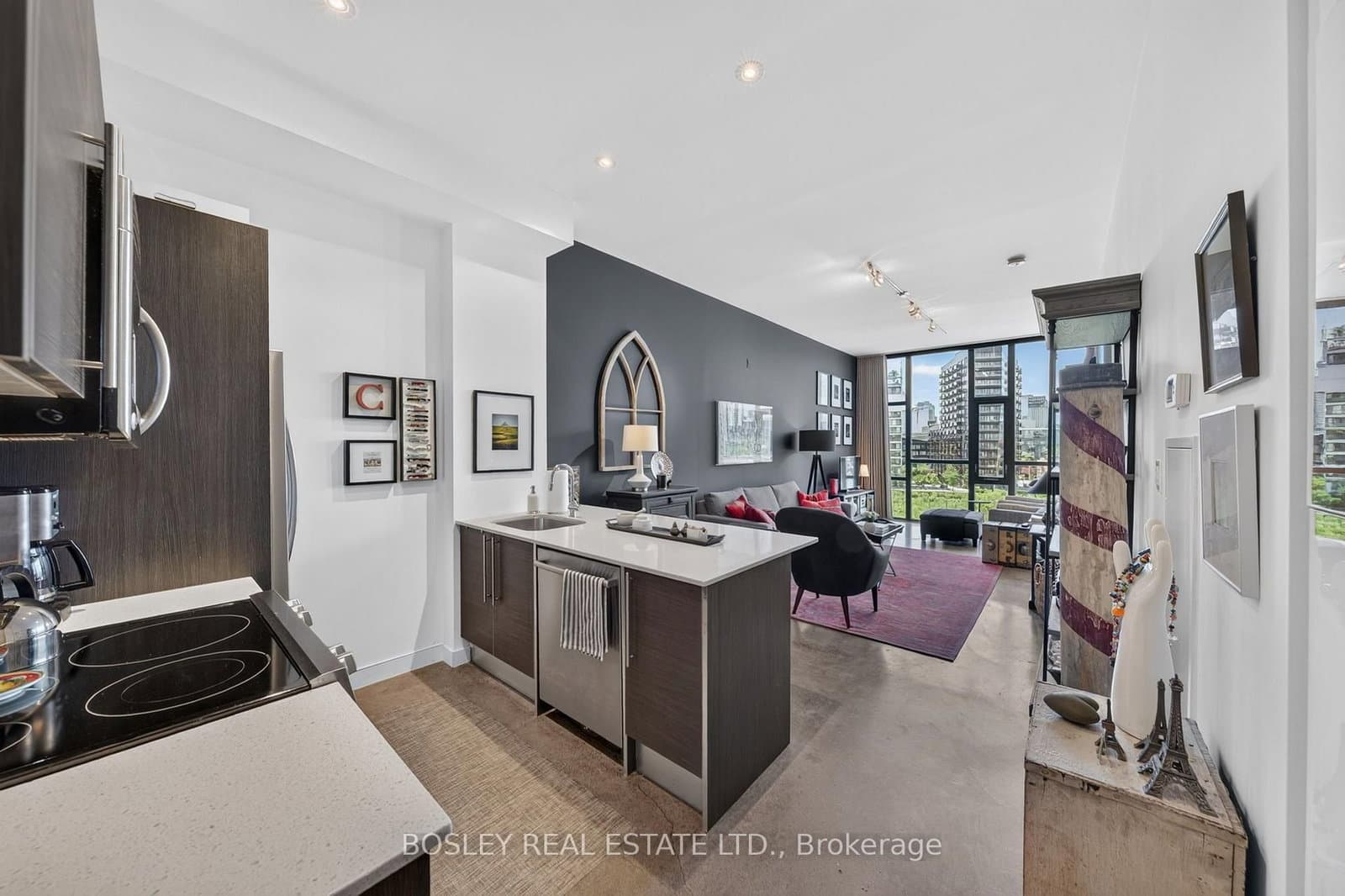 #505 - 625 Queen Street E