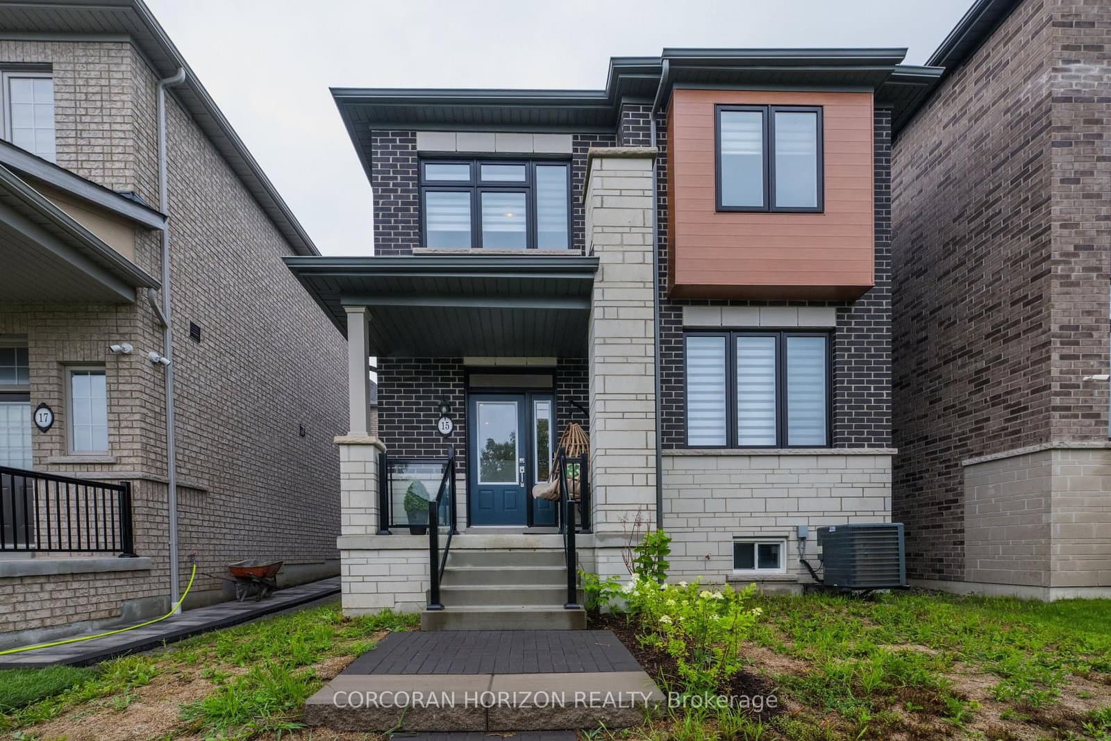 15 Mountainside Crescent