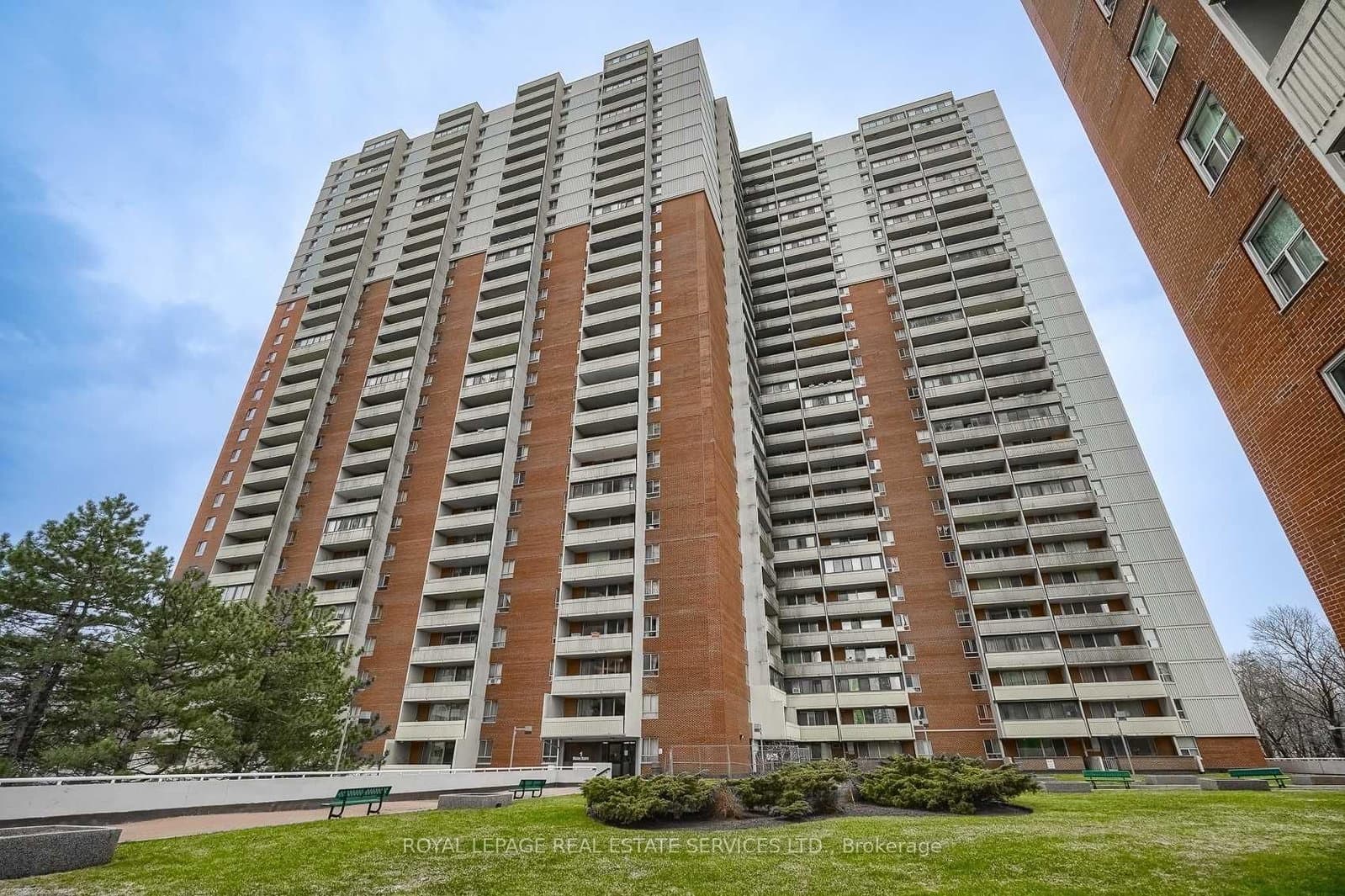 #2614 - 1 Massey Square