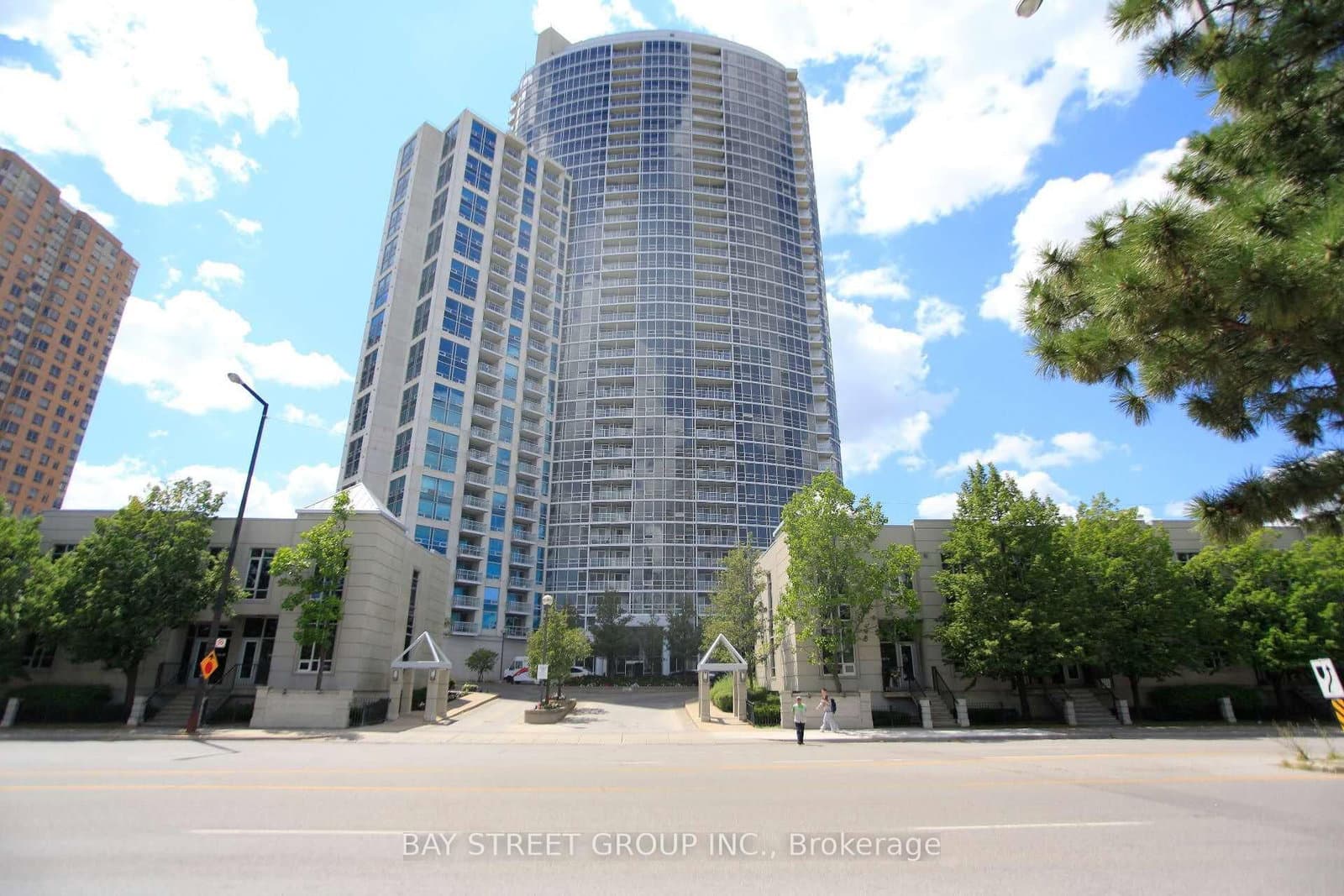 #1814 - 83 Borough Drive