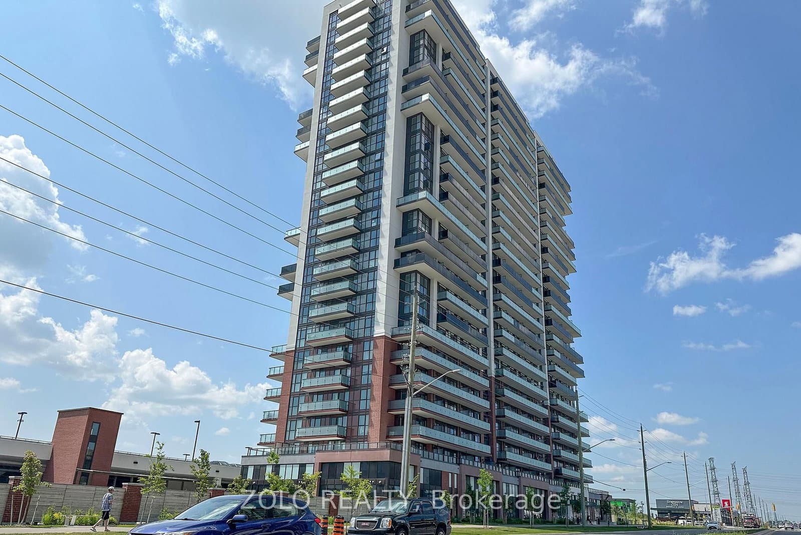 #318 - 2550 Simcoe Street N