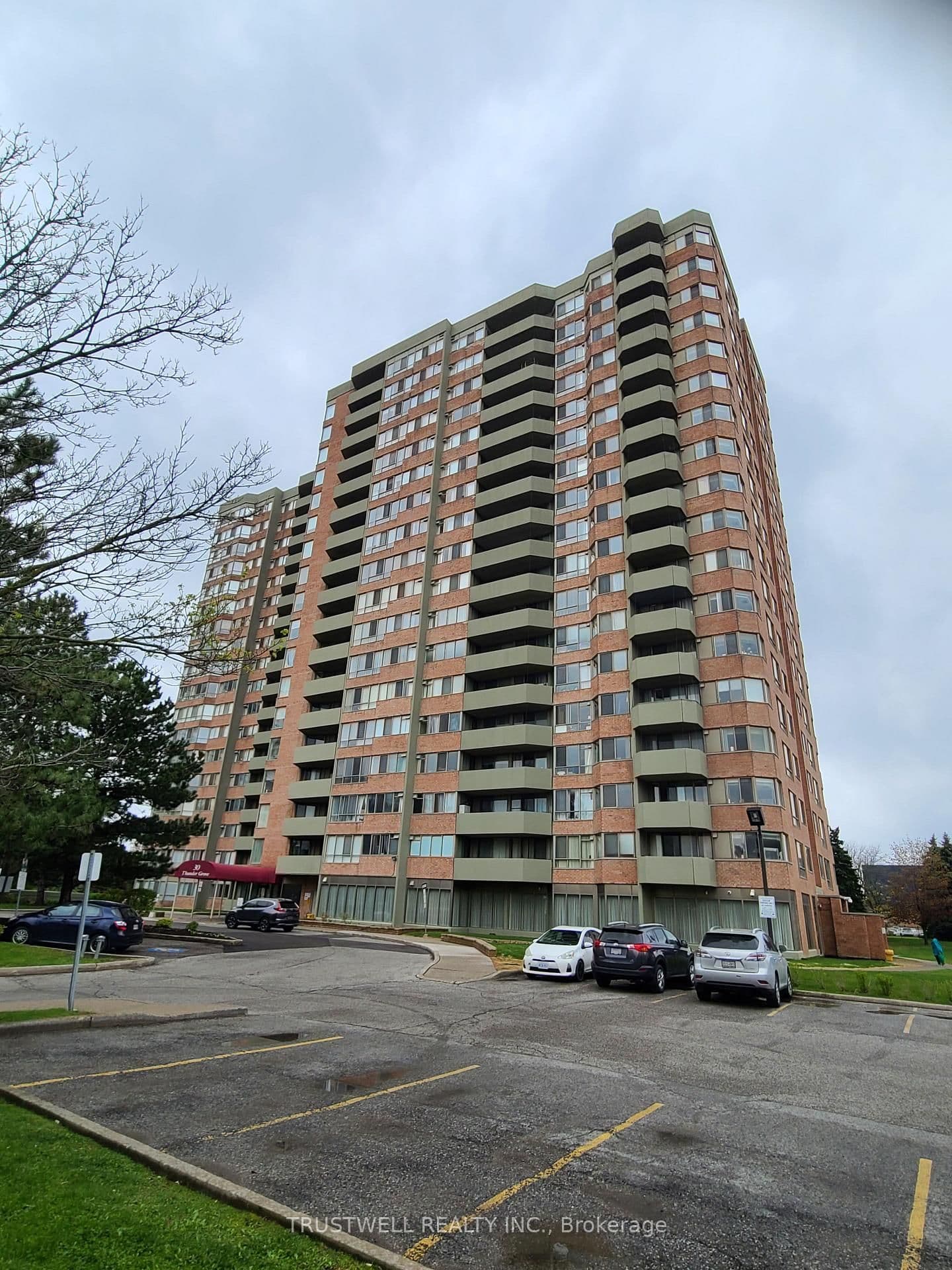 #1010 - 30 Thunder Grove