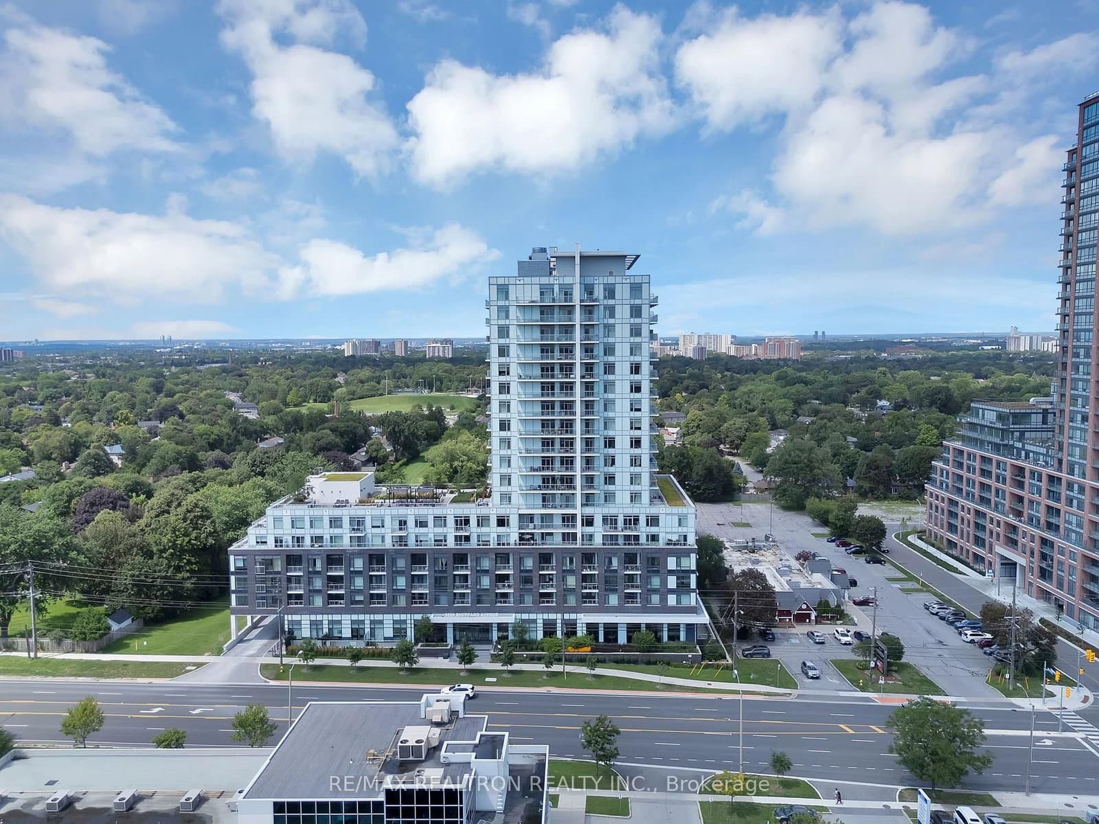 #1702 - 3220 Sheppard Avenue E