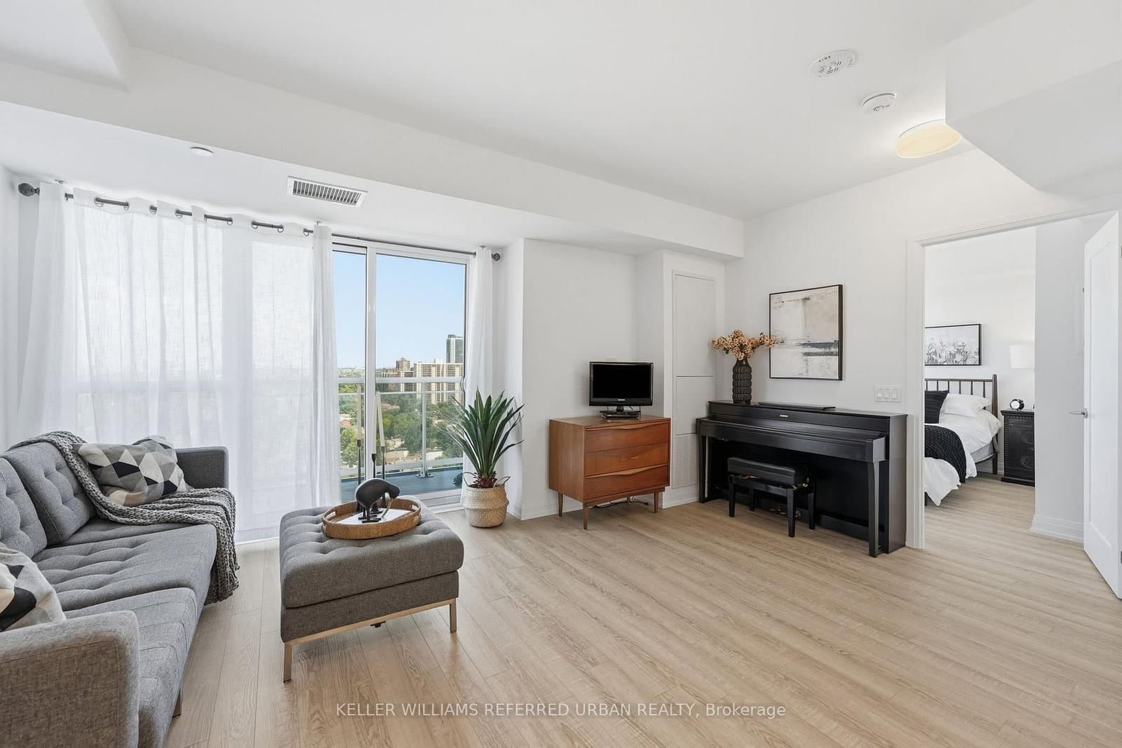 #1702 - 286 Main Street