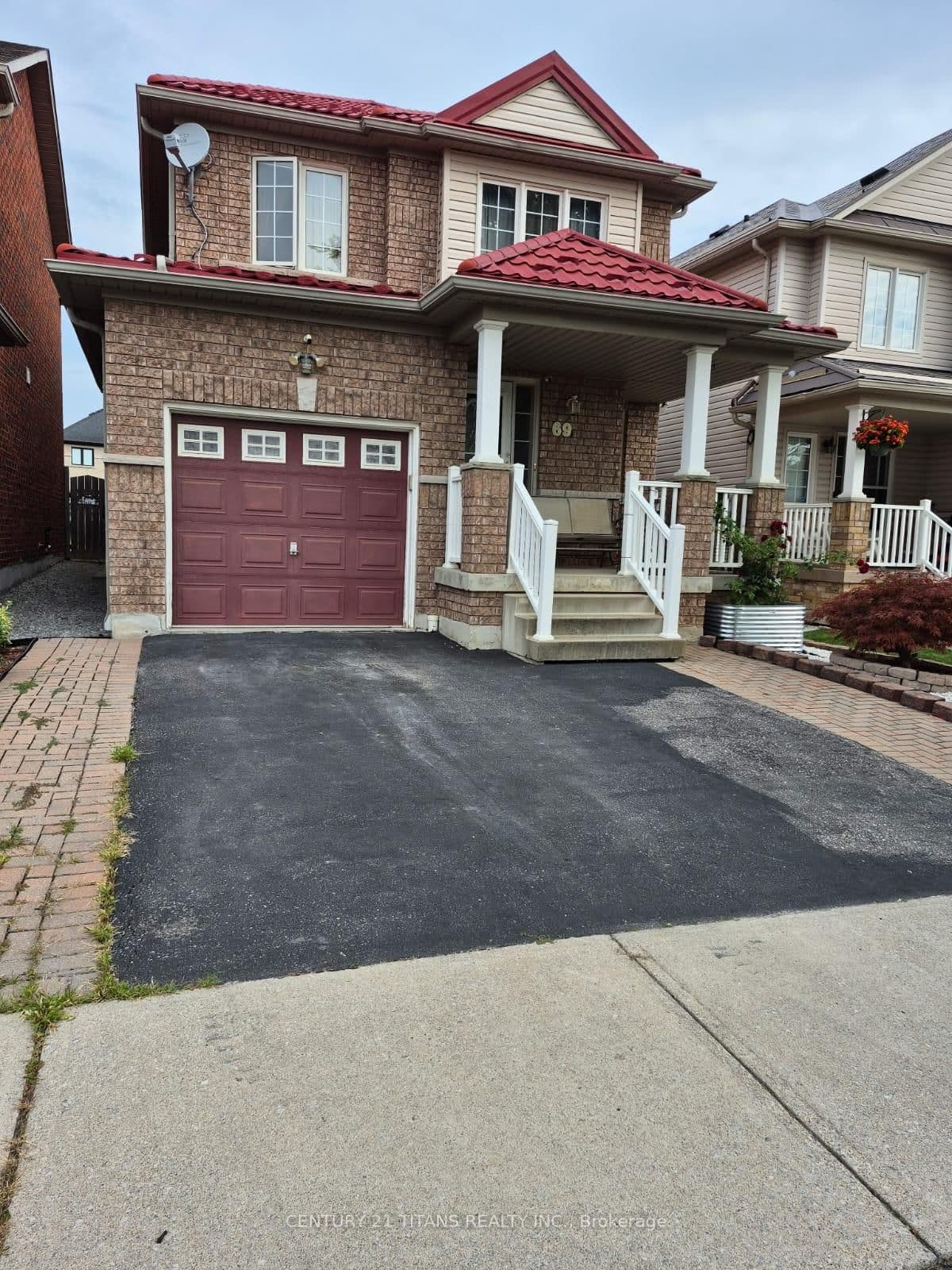 69 Rampart Crescent