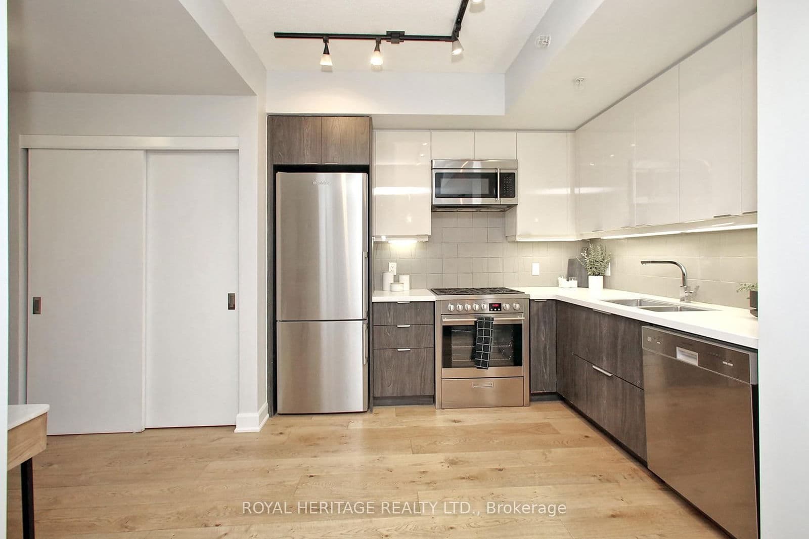 580 Kingston Road, Unit 109