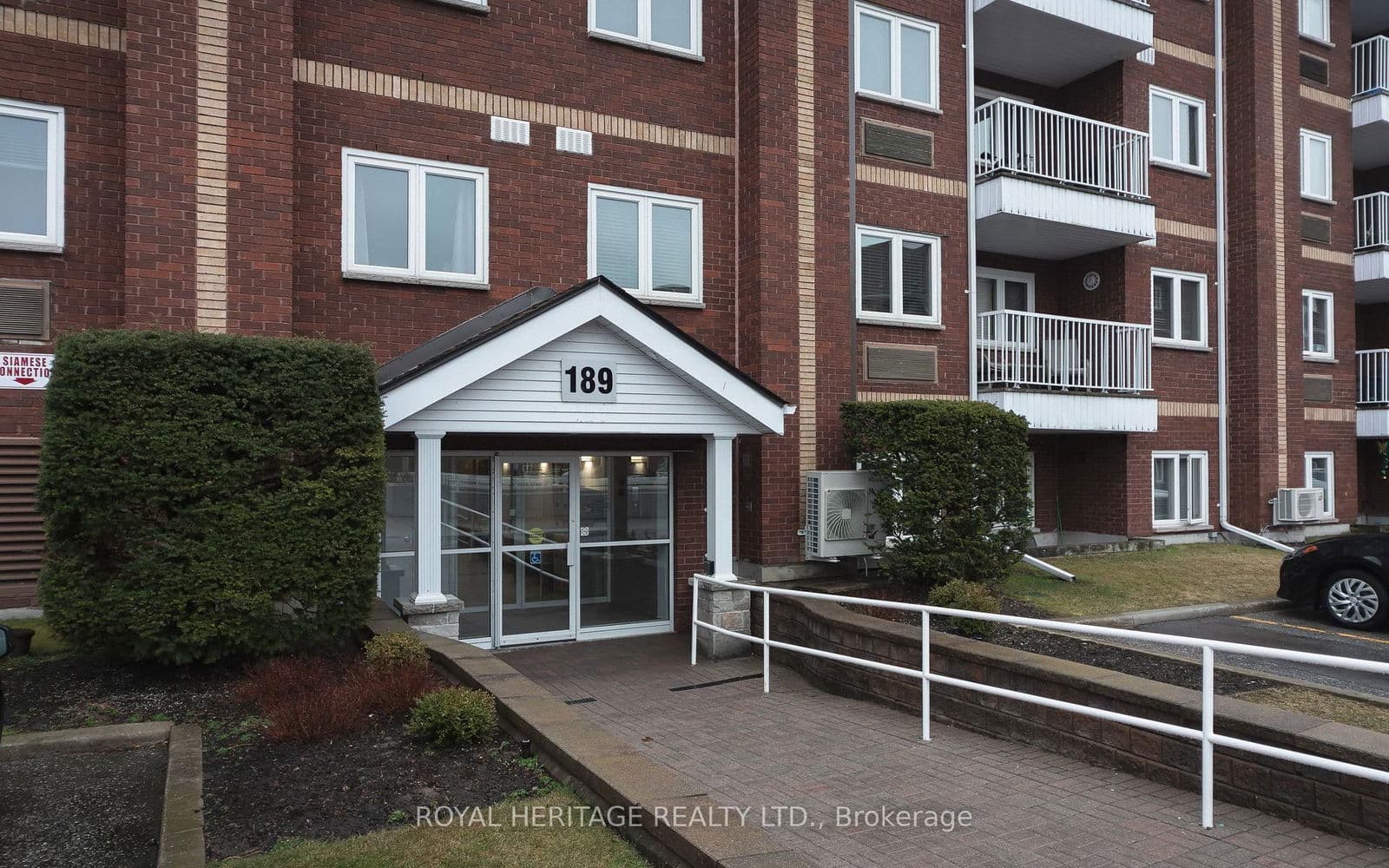 189 Lake Driveway W, Unit 102