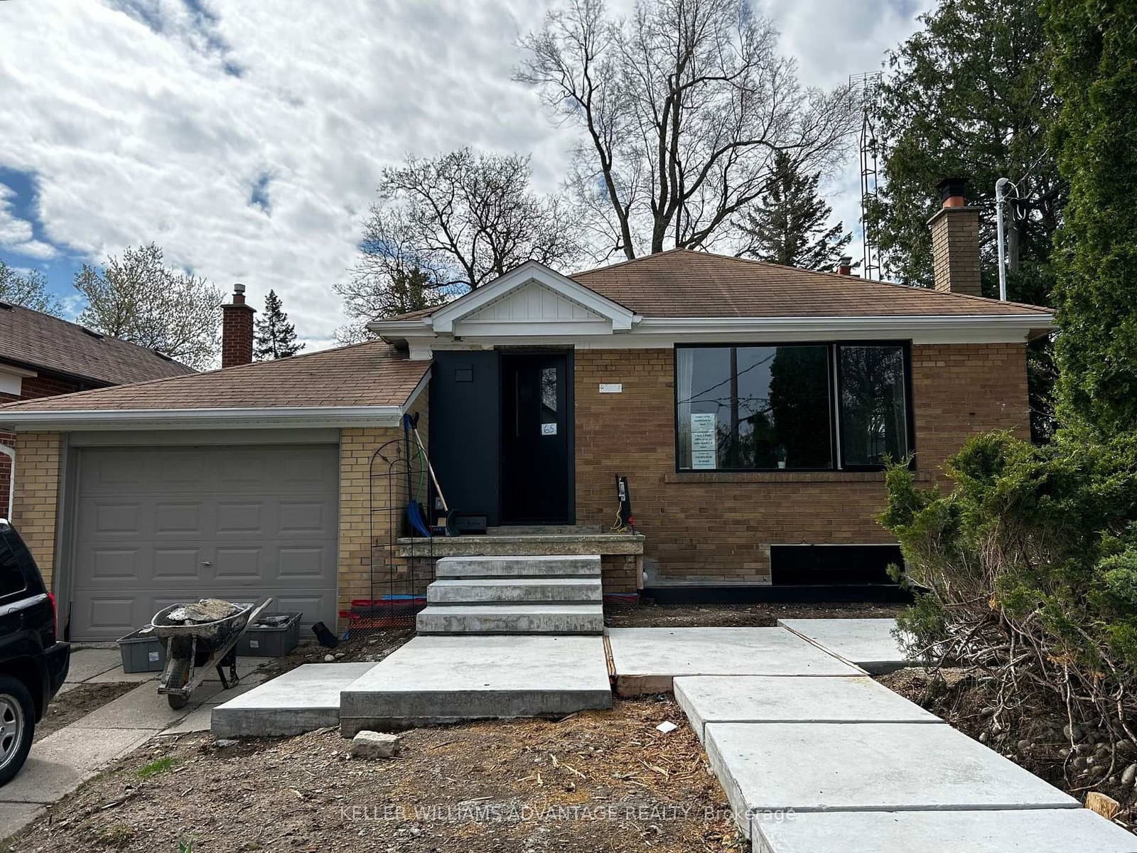 65 Maywood Park, Unit Lower