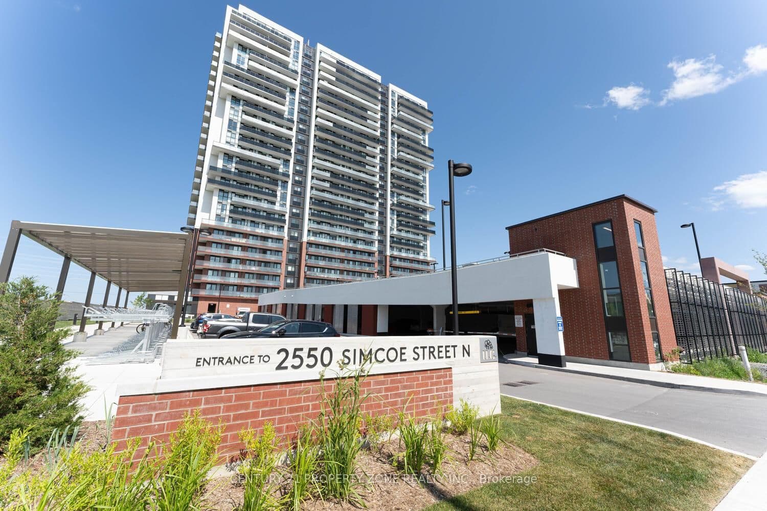 2550 Simcoe Street N, Unit 1918
