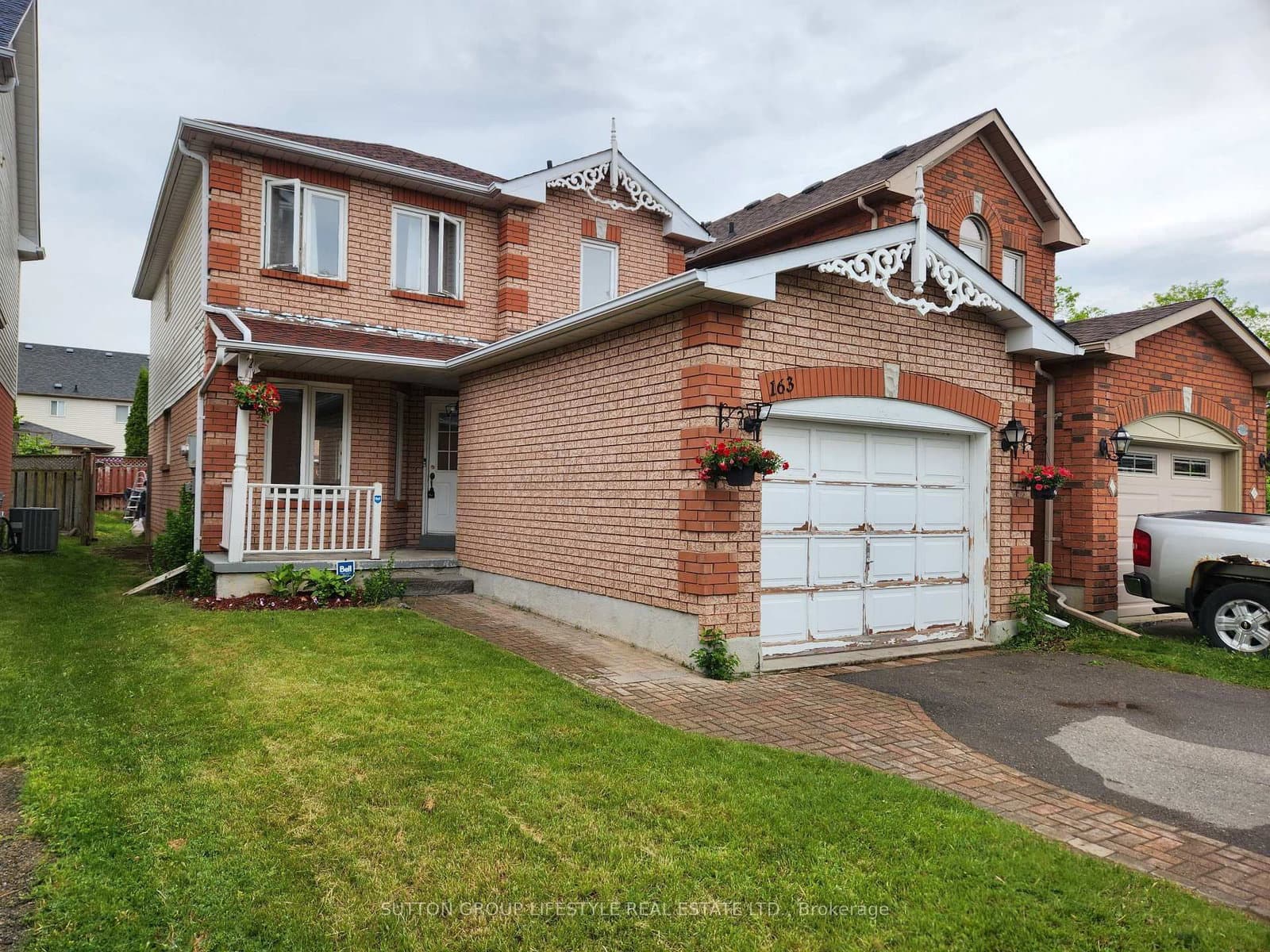 163 Wilkins Crescent W