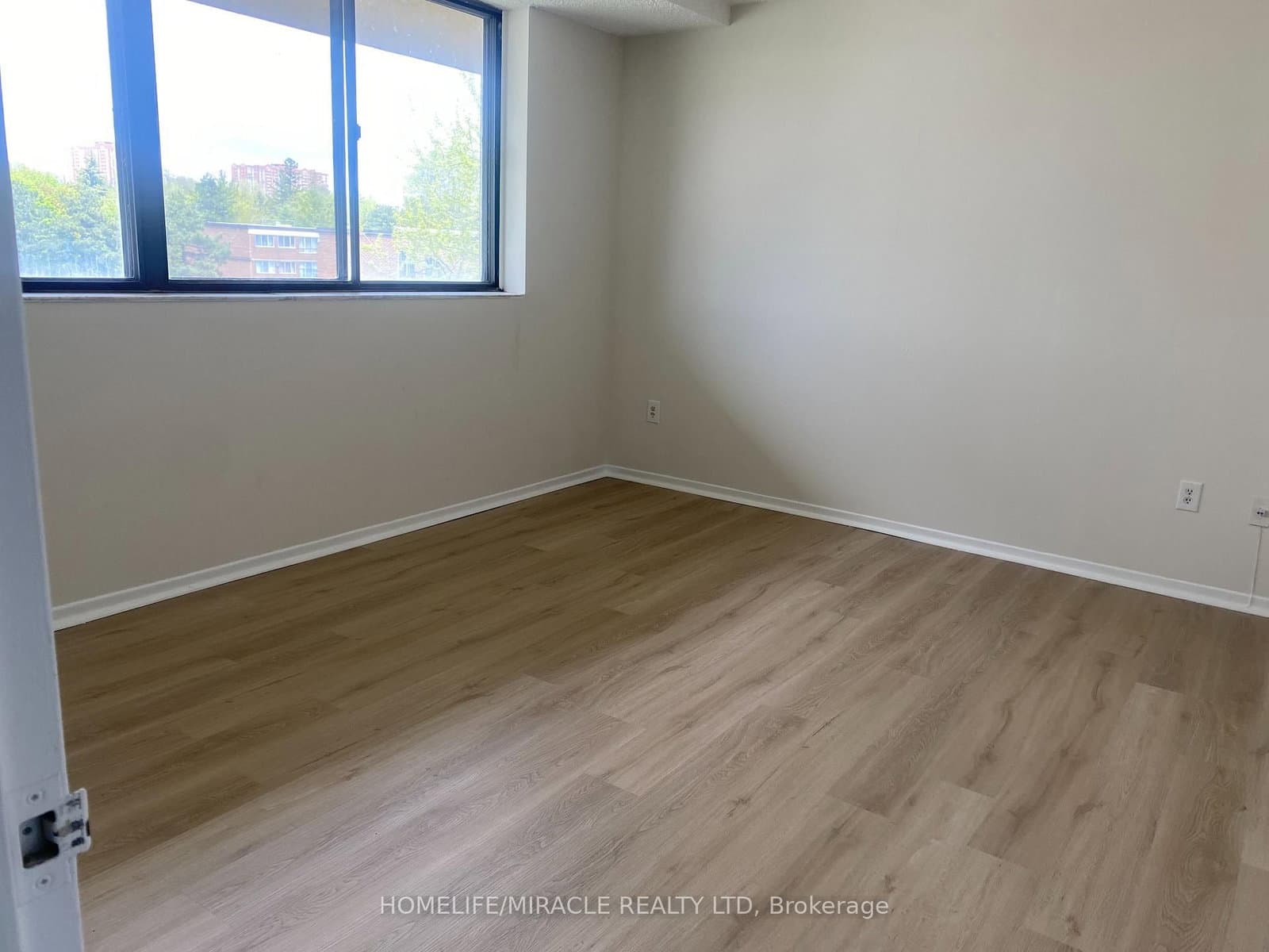 665 Kennedy Road, Unit 303