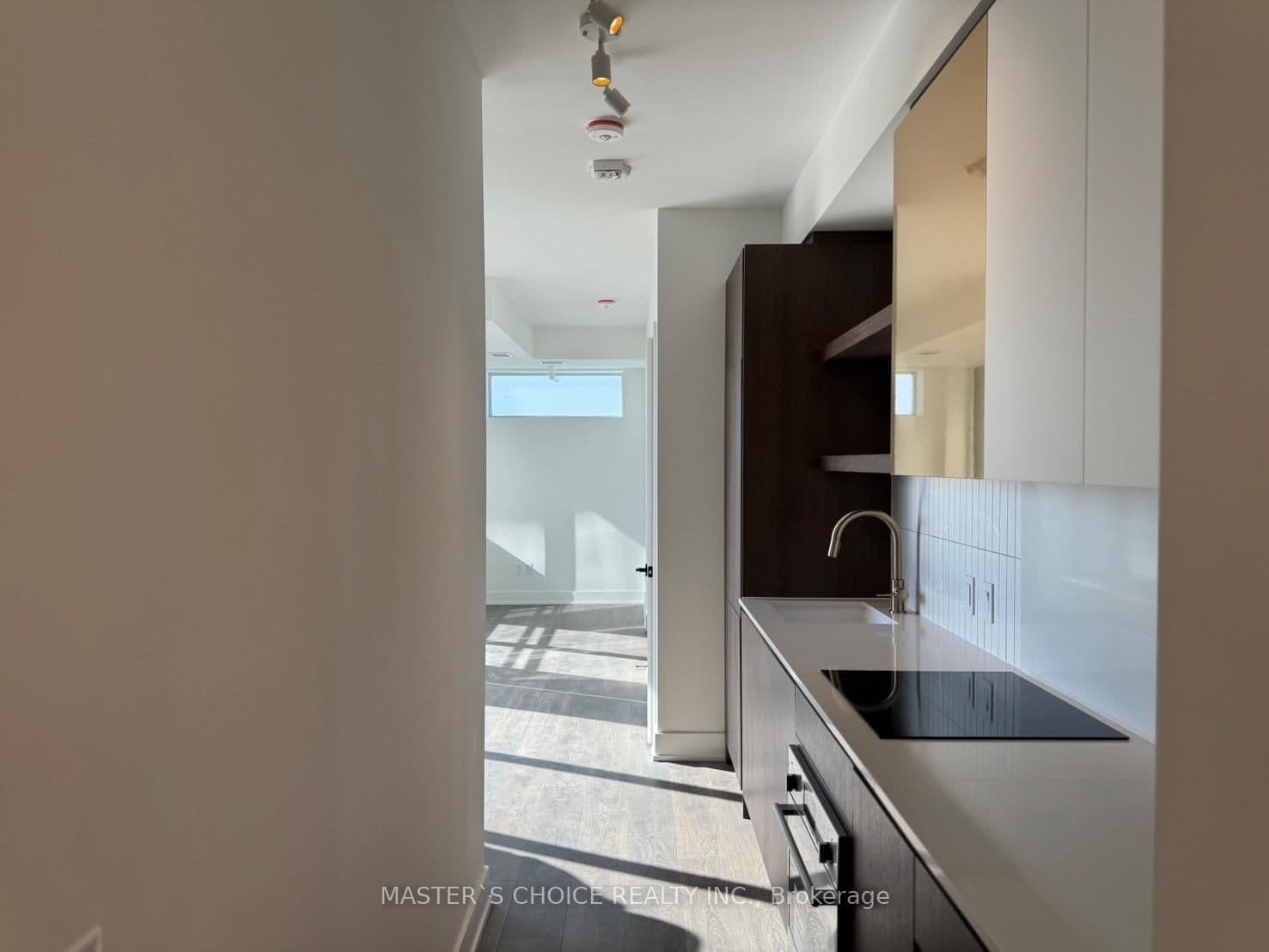 1285 Queen Street E, Unit 301