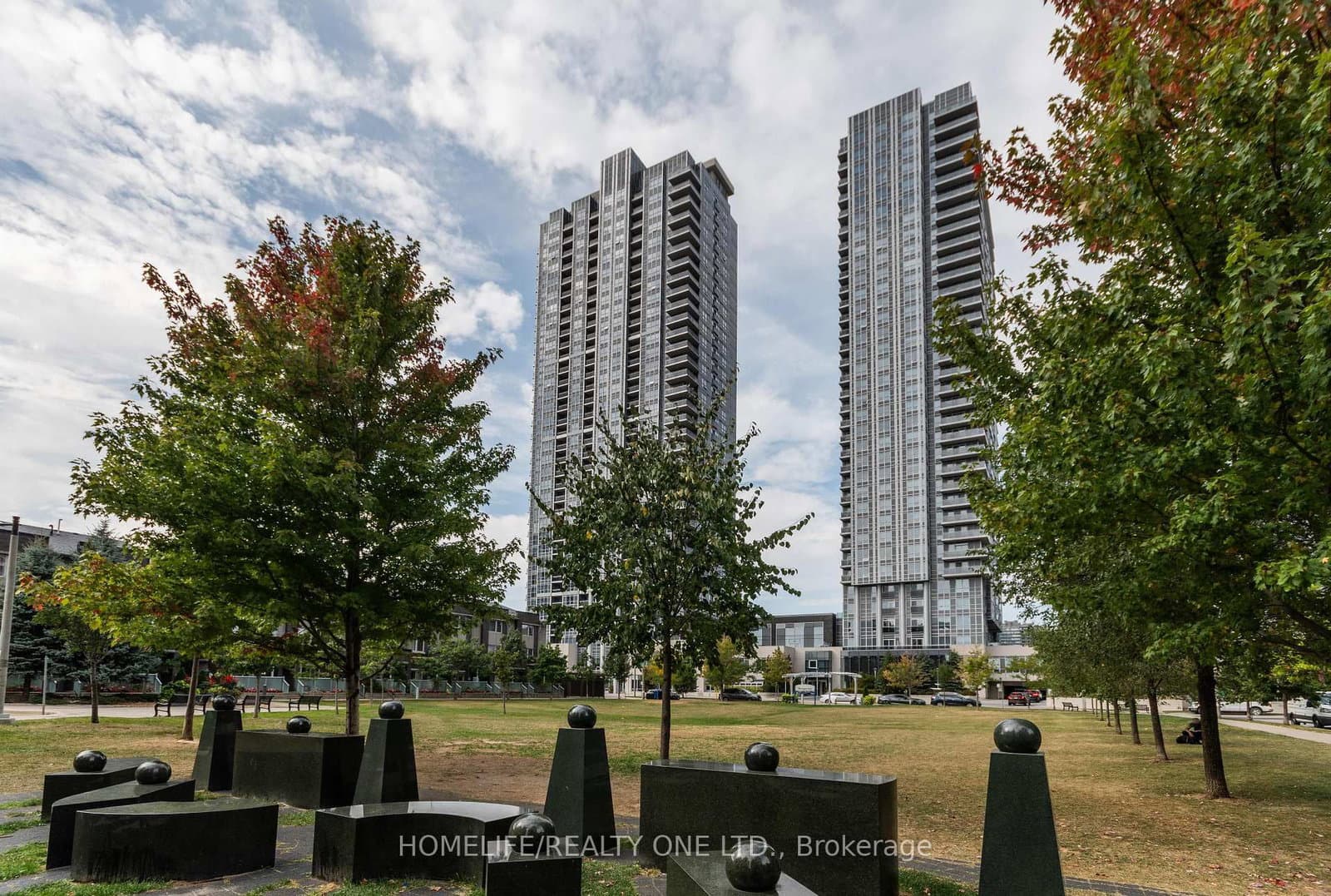 275 Village Green Square, Unit 719