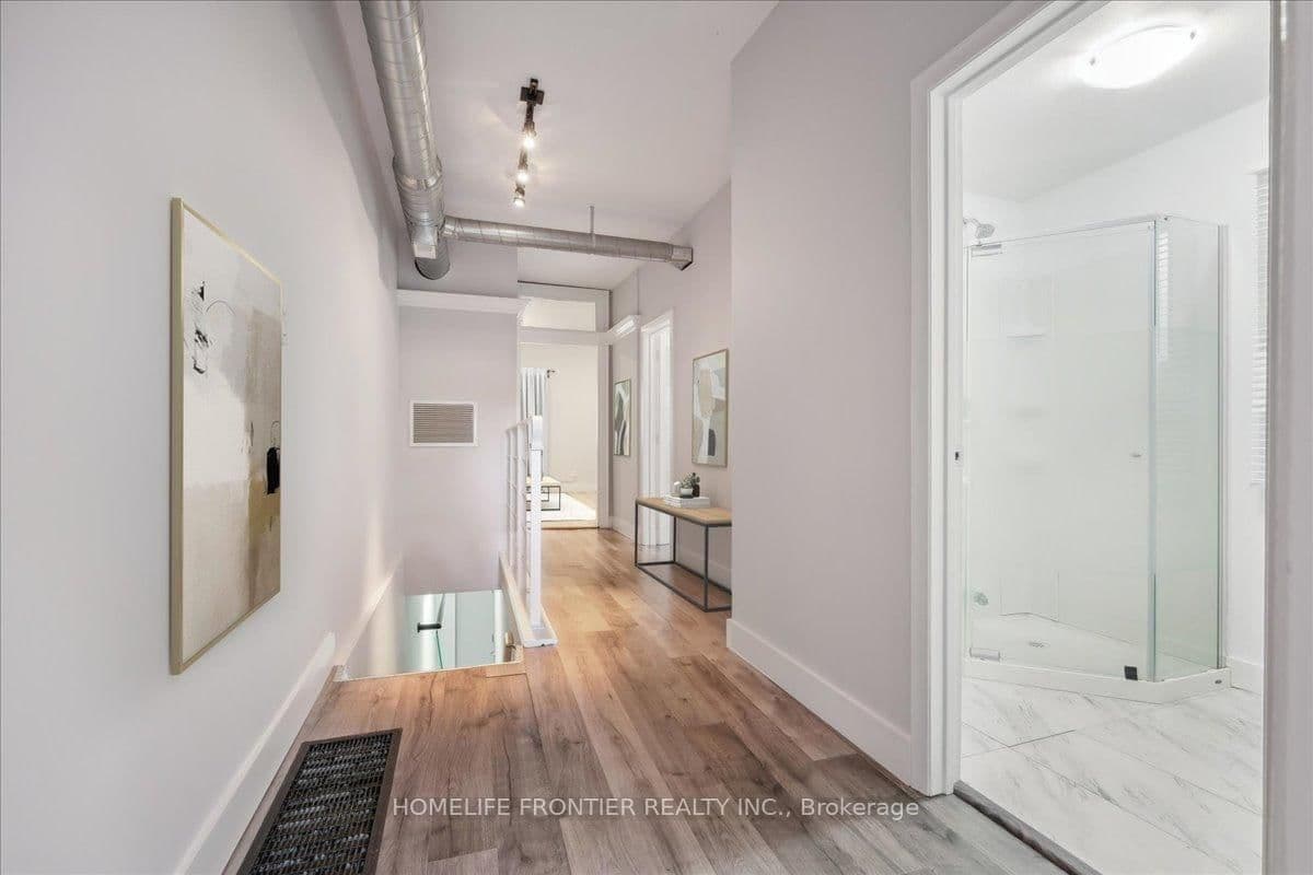 745 Queen Street E, Unit Upper