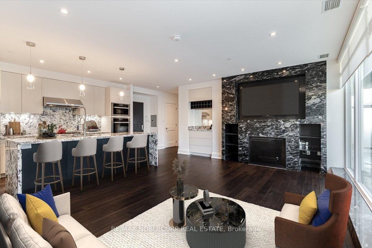 200 Woodbine Avenue, Unit 207