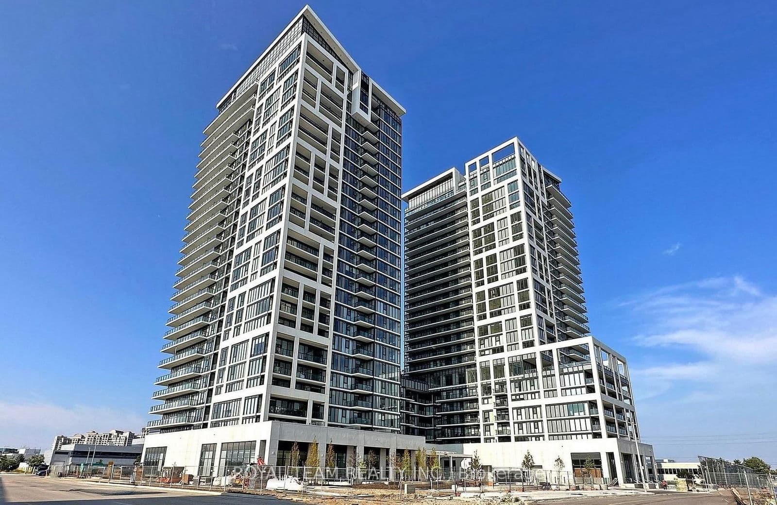 9000 Jane Street, Unit 1009