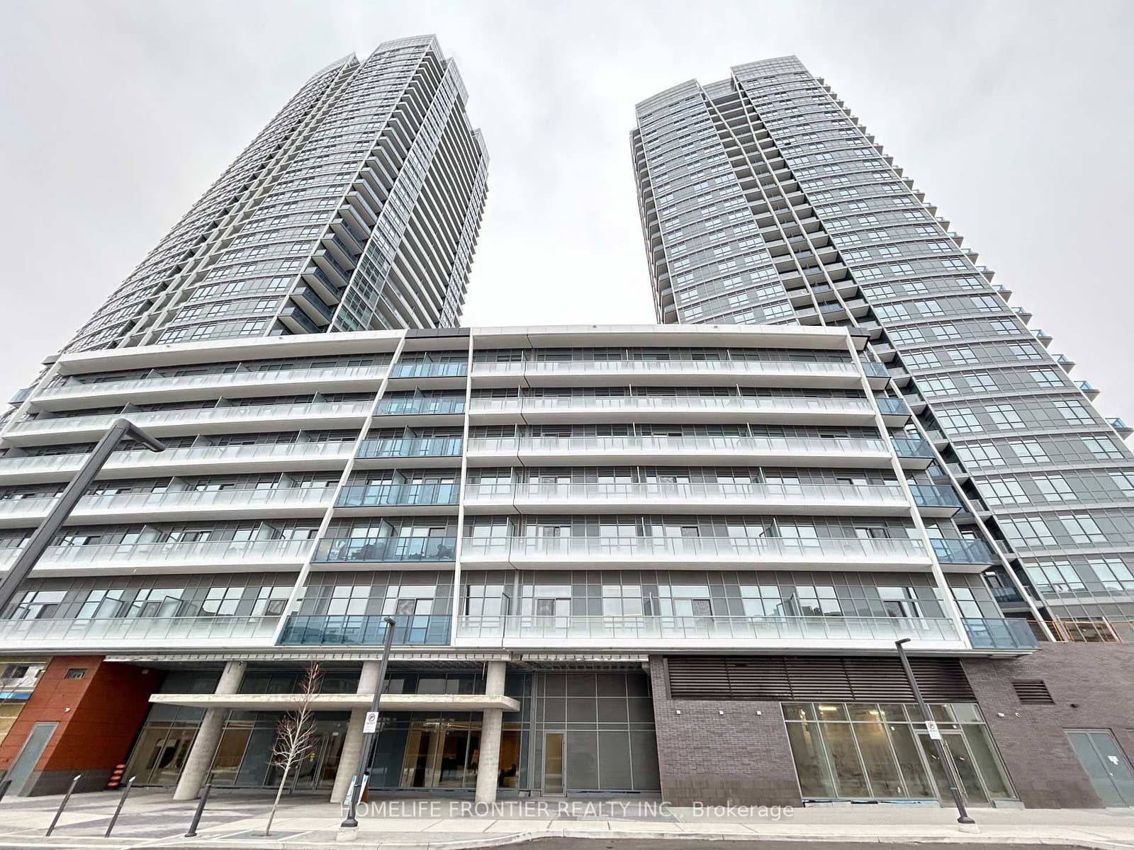50 Upper Mall Way, Unit 2702B
