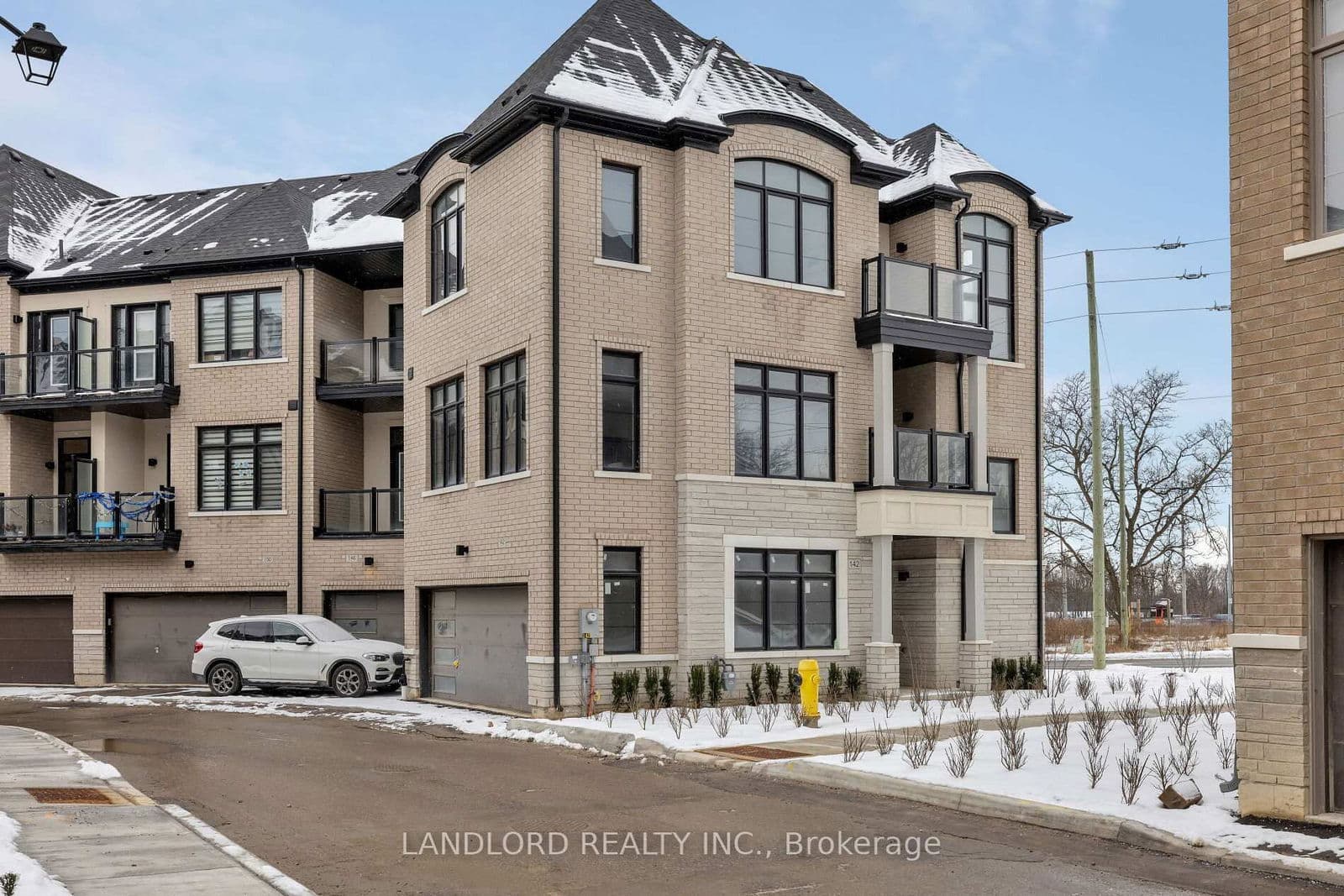 142 De La Roche Drive