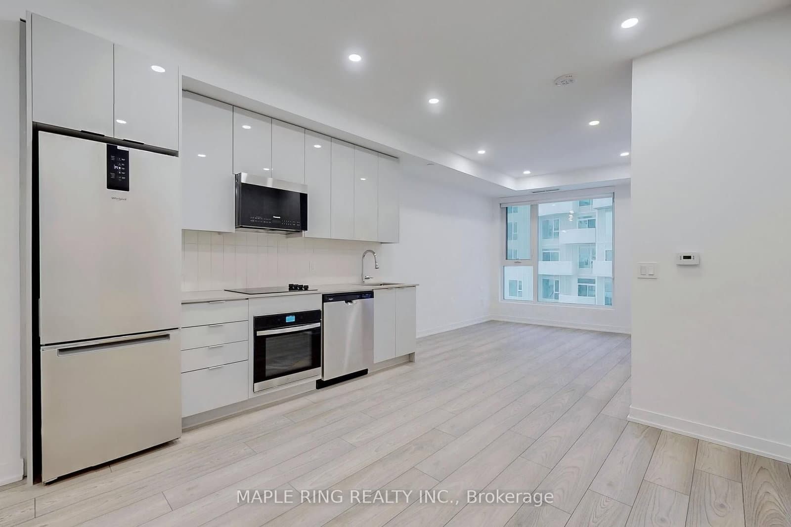 10 Abeja Street, Unit 715