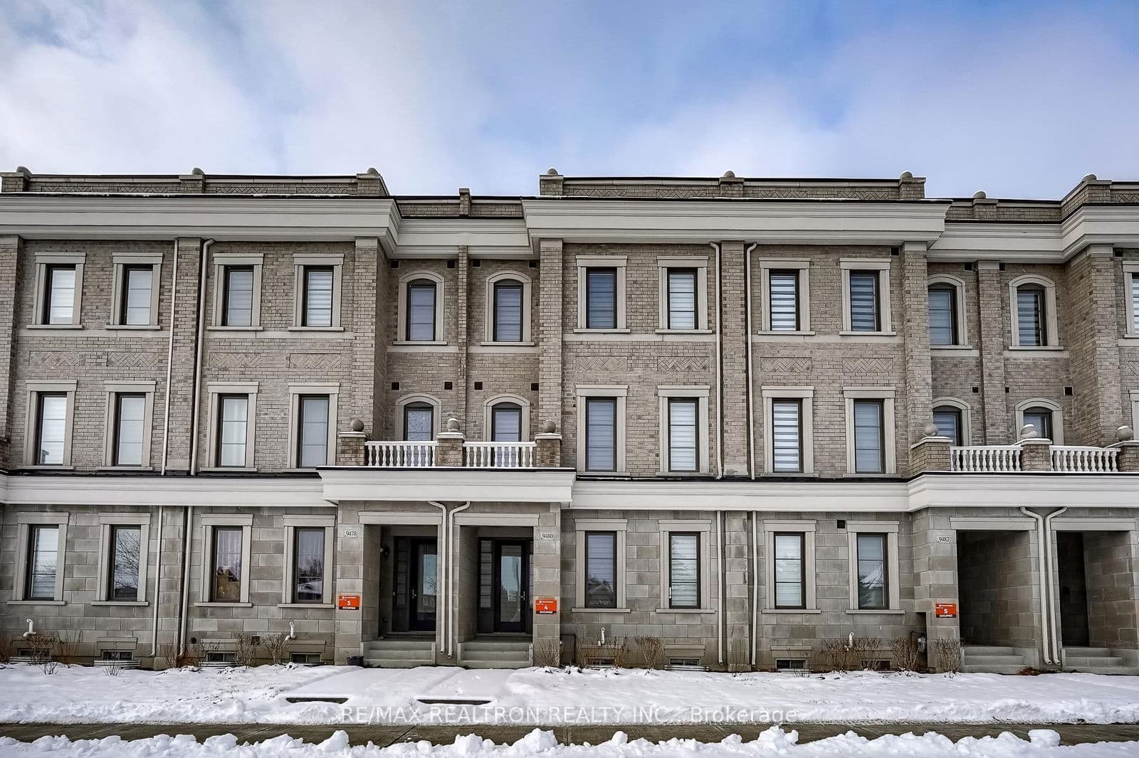 9480 Bayview Avenue, Unit 4A