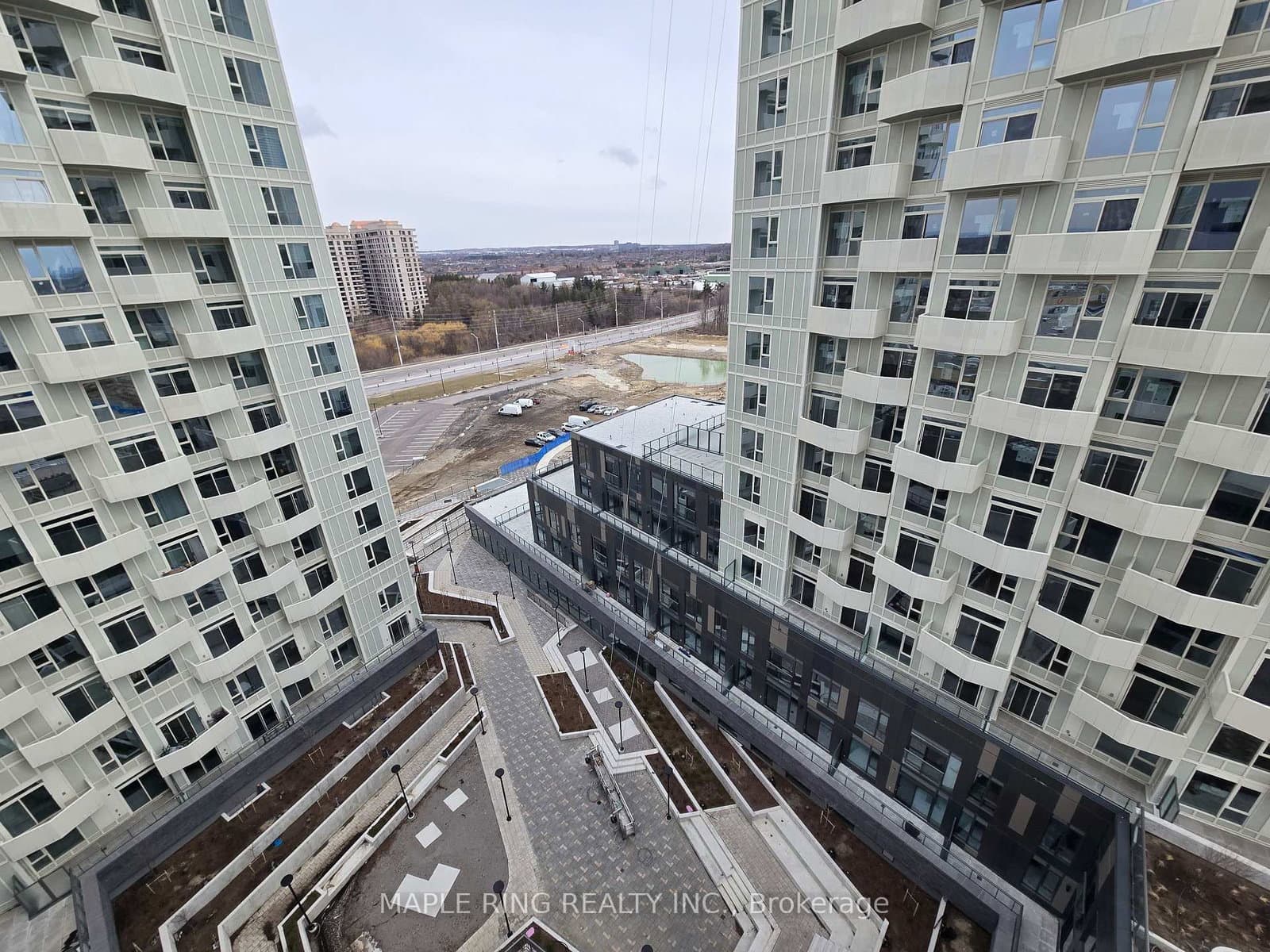 10 Abeja Street, Unit 1216