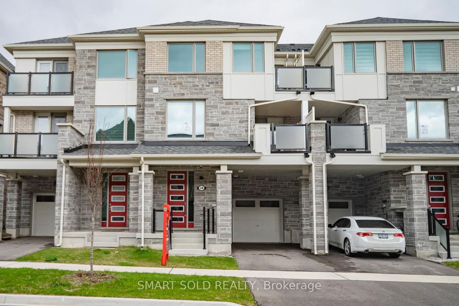 34 Thomas Frisby Jr Crescent