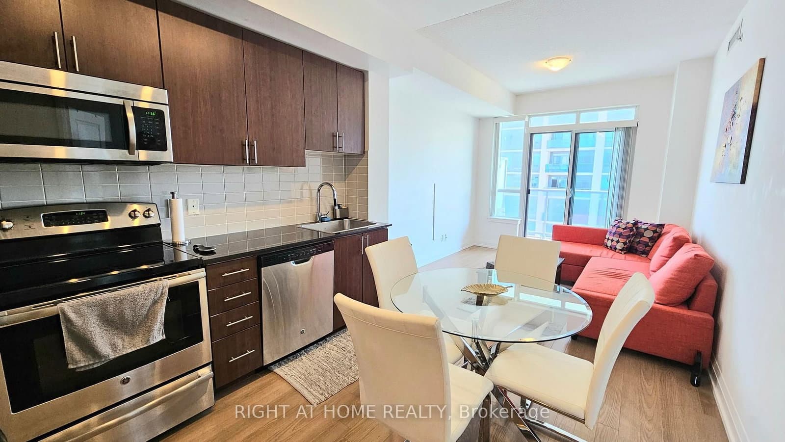 7161 YONGE Street, Unit 835