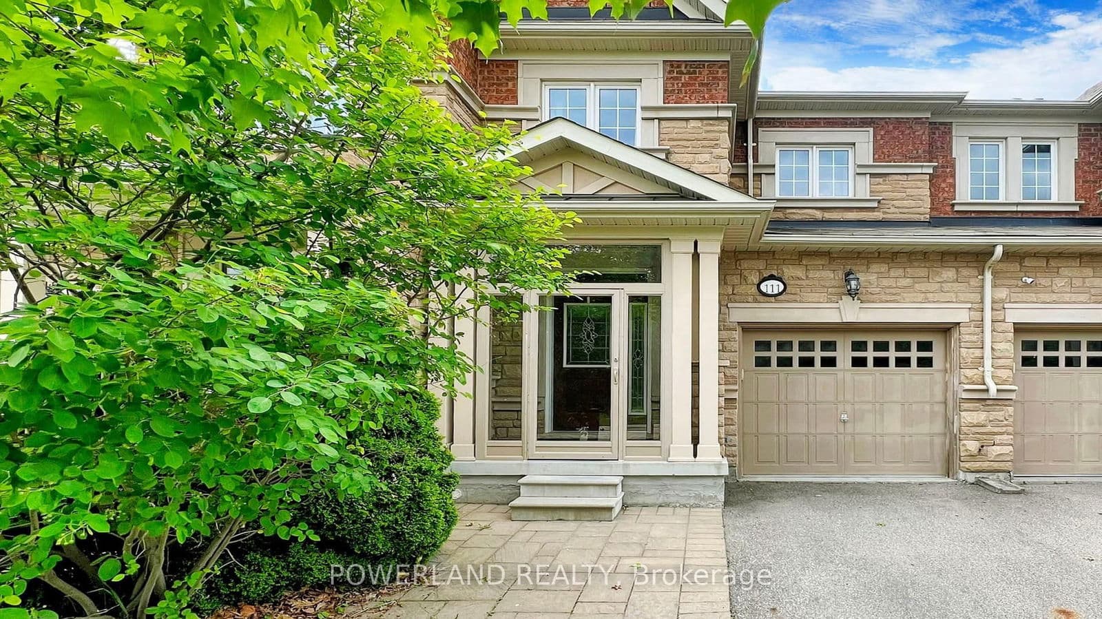 111 Spruce Pine Crescent