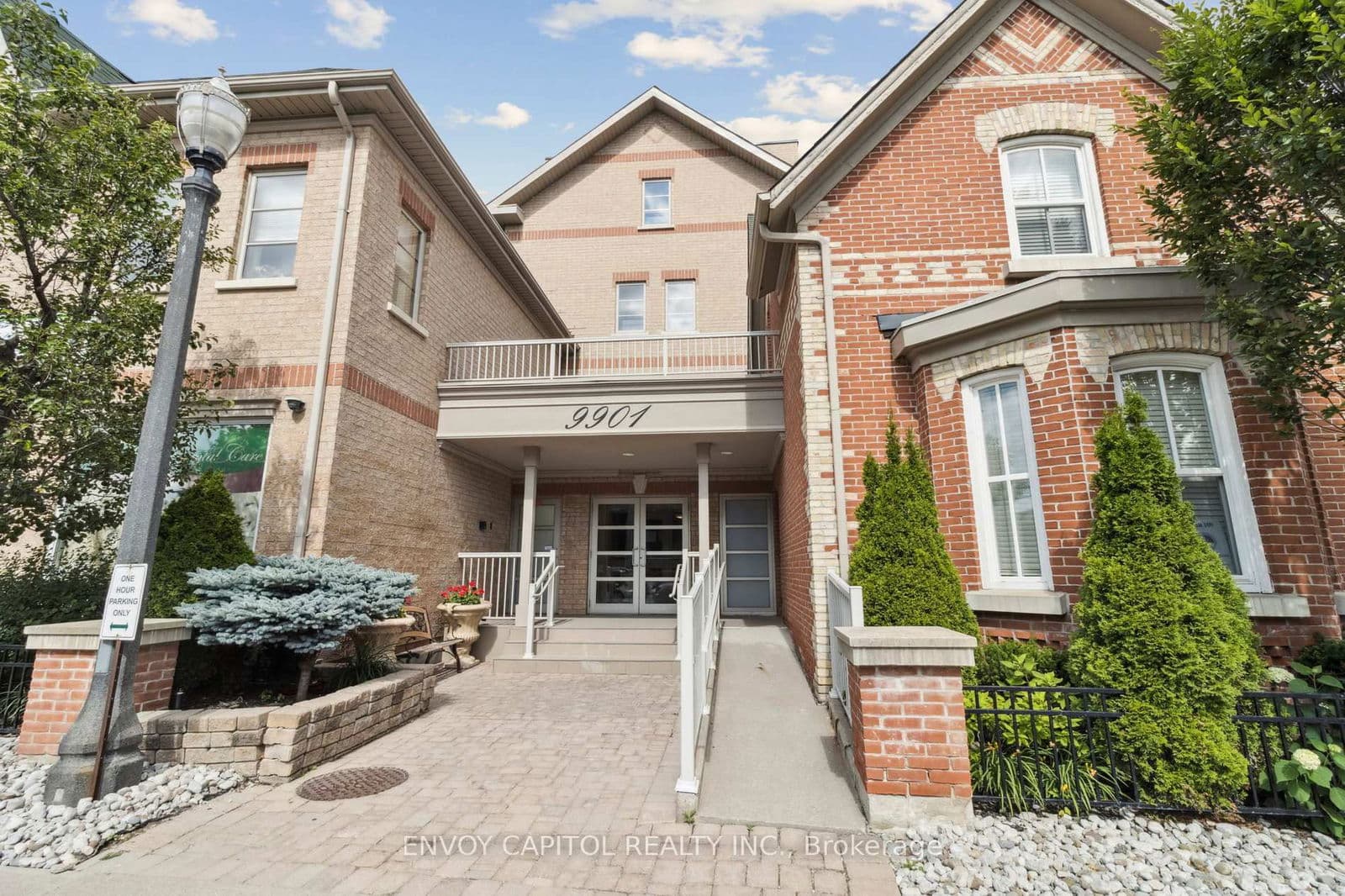 9901 KEELE Street, Unit 203