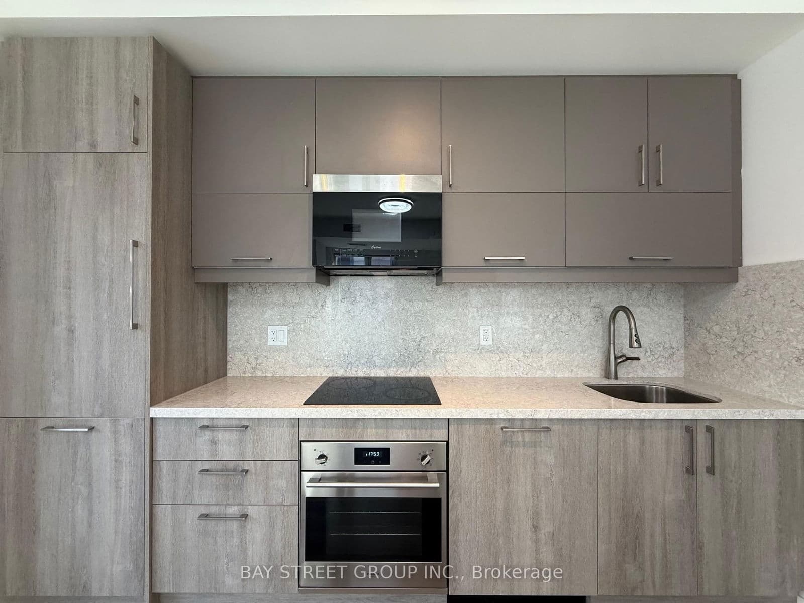 38 Simcoe Promenade, Unit 618