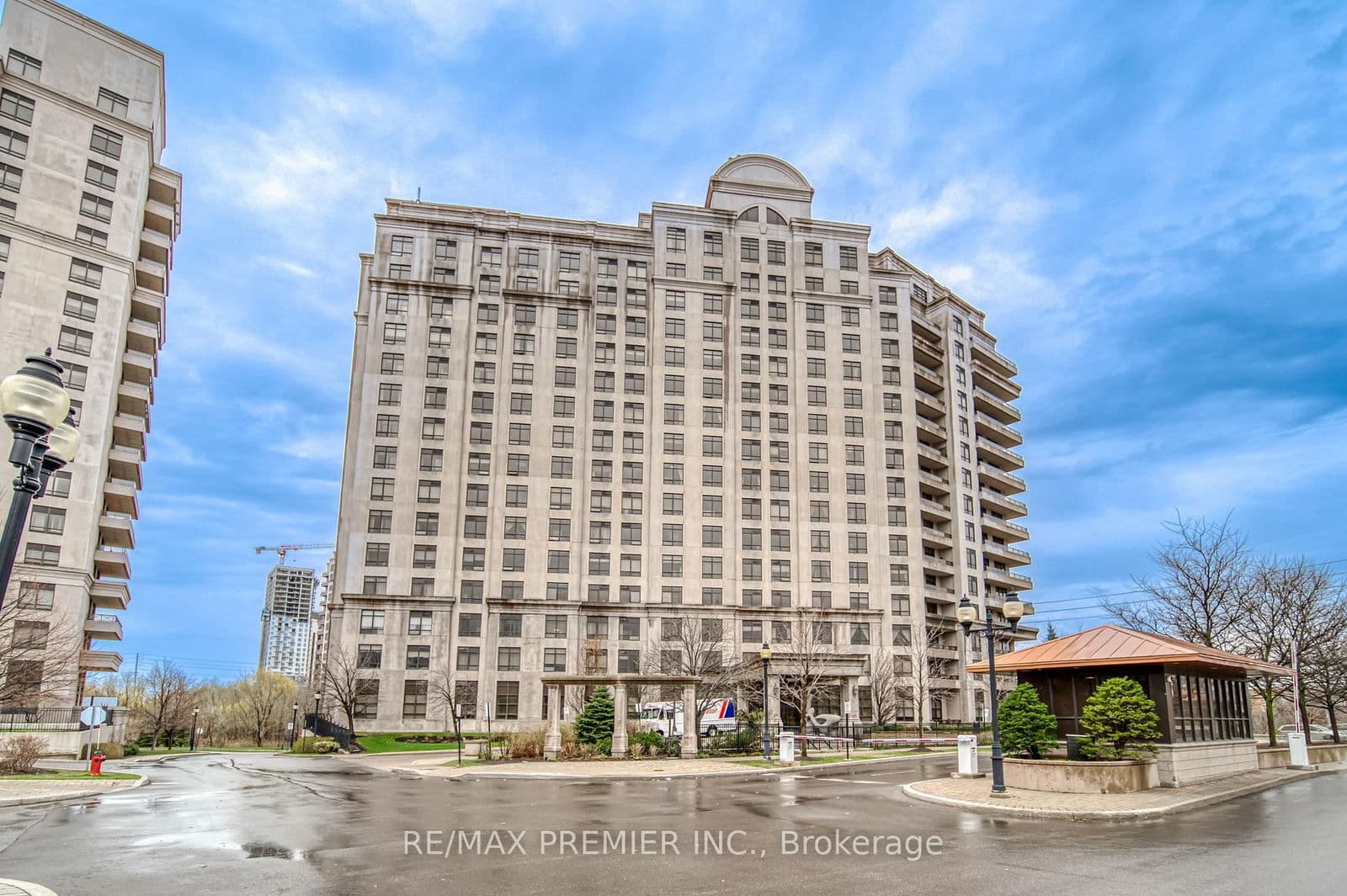 9235 Jane Street, Unit 1201