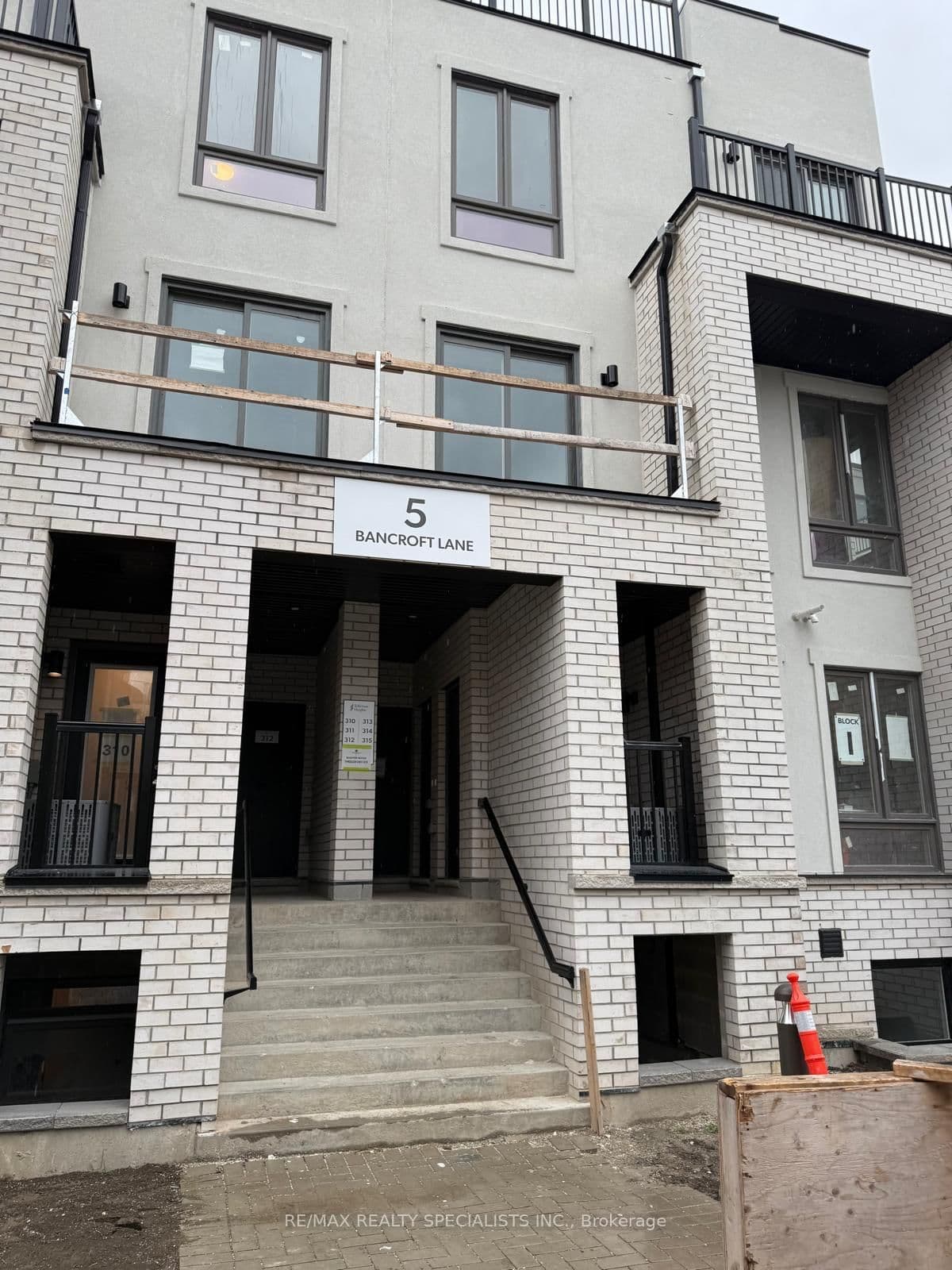 5 Bancroft Lane, Unit 302