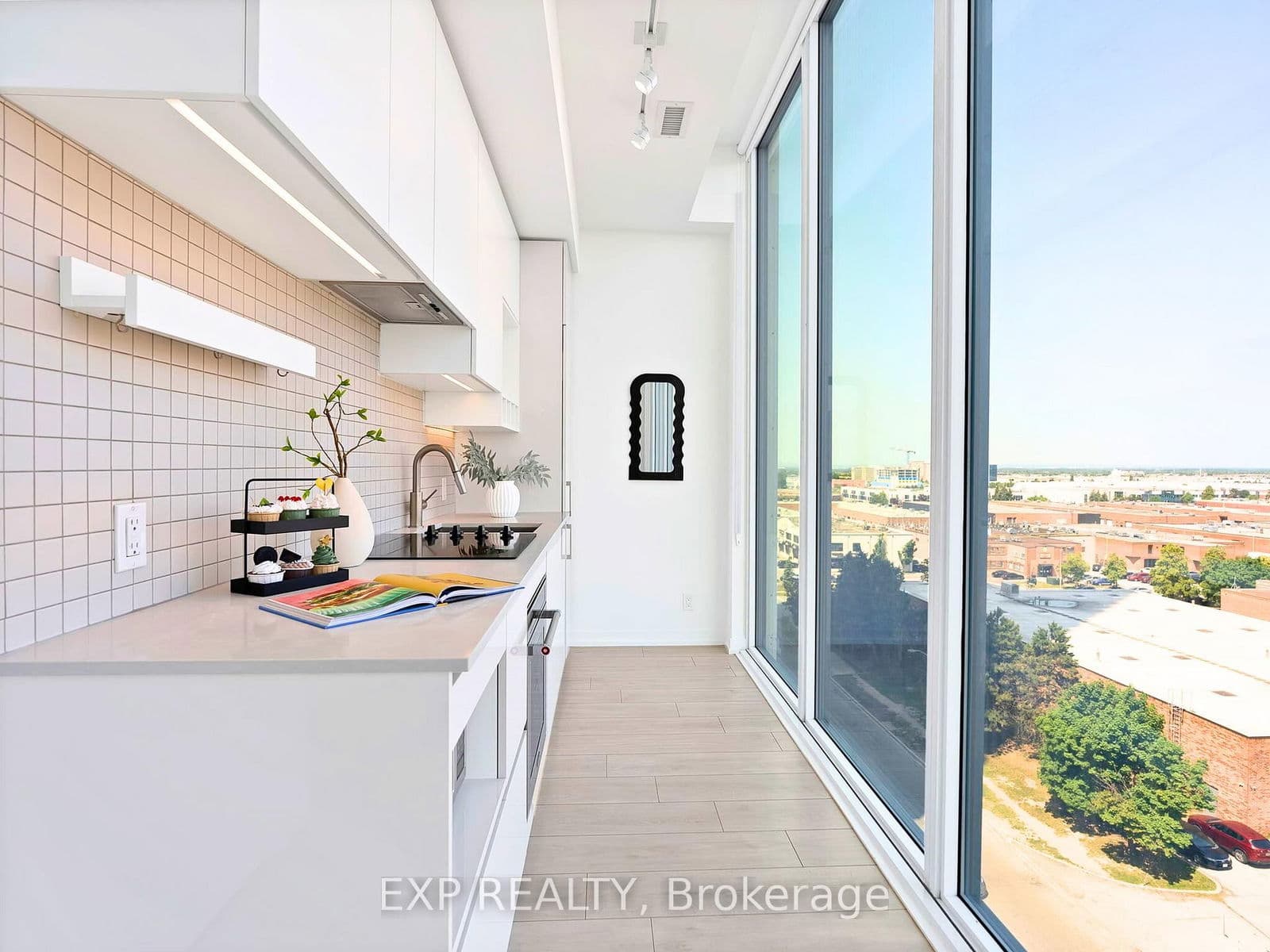 #Unit 811 - 950 Portage Parkway