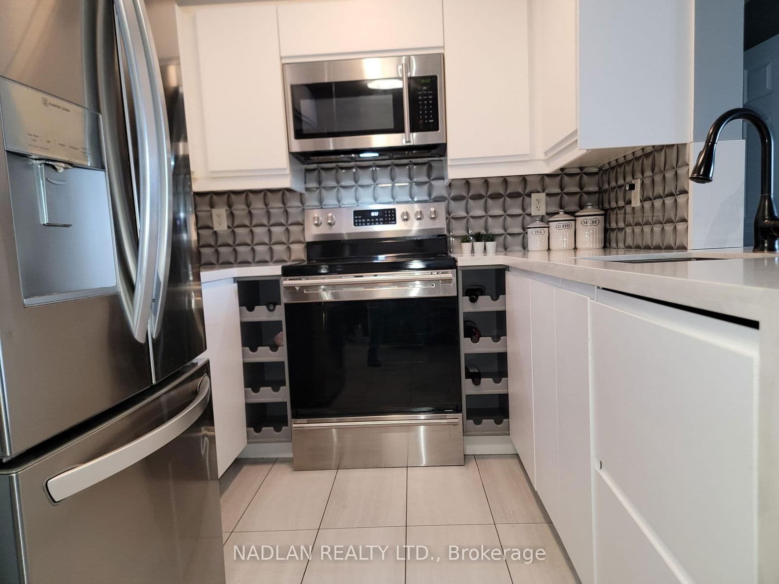 #615 - 39 Oneida Crescent