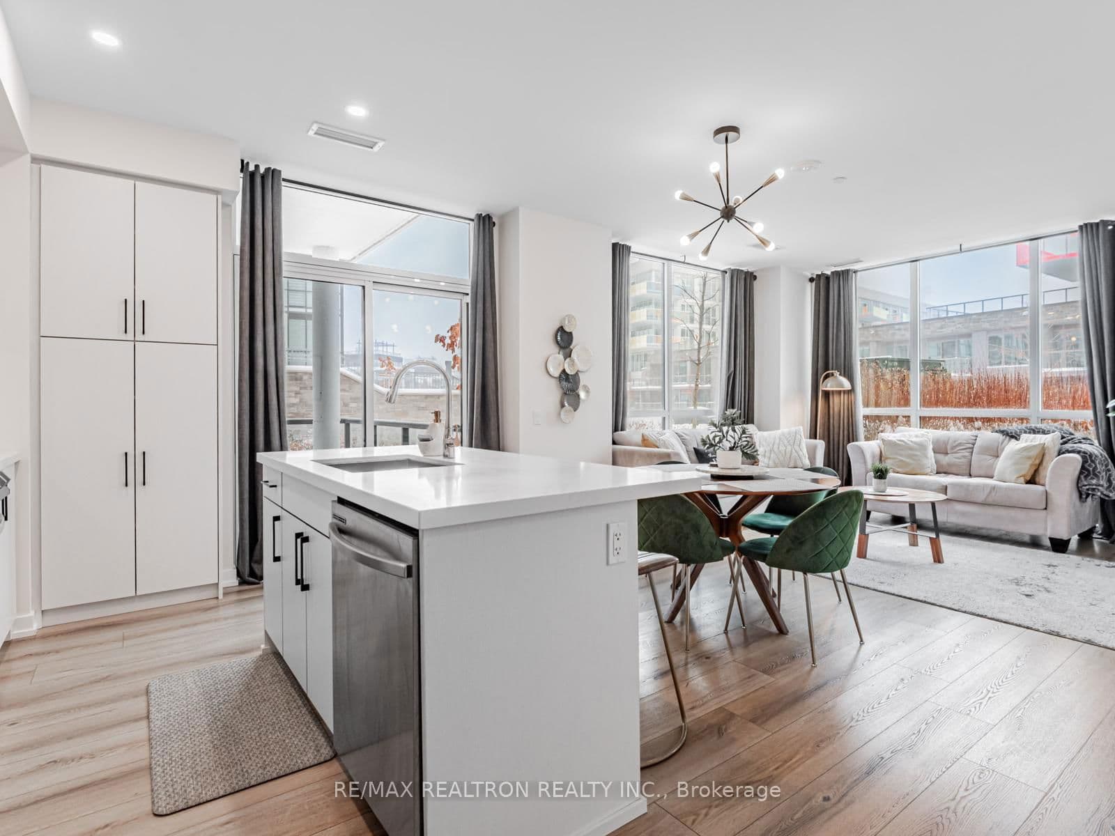 #G36 - 415 Sea Ray Avenue