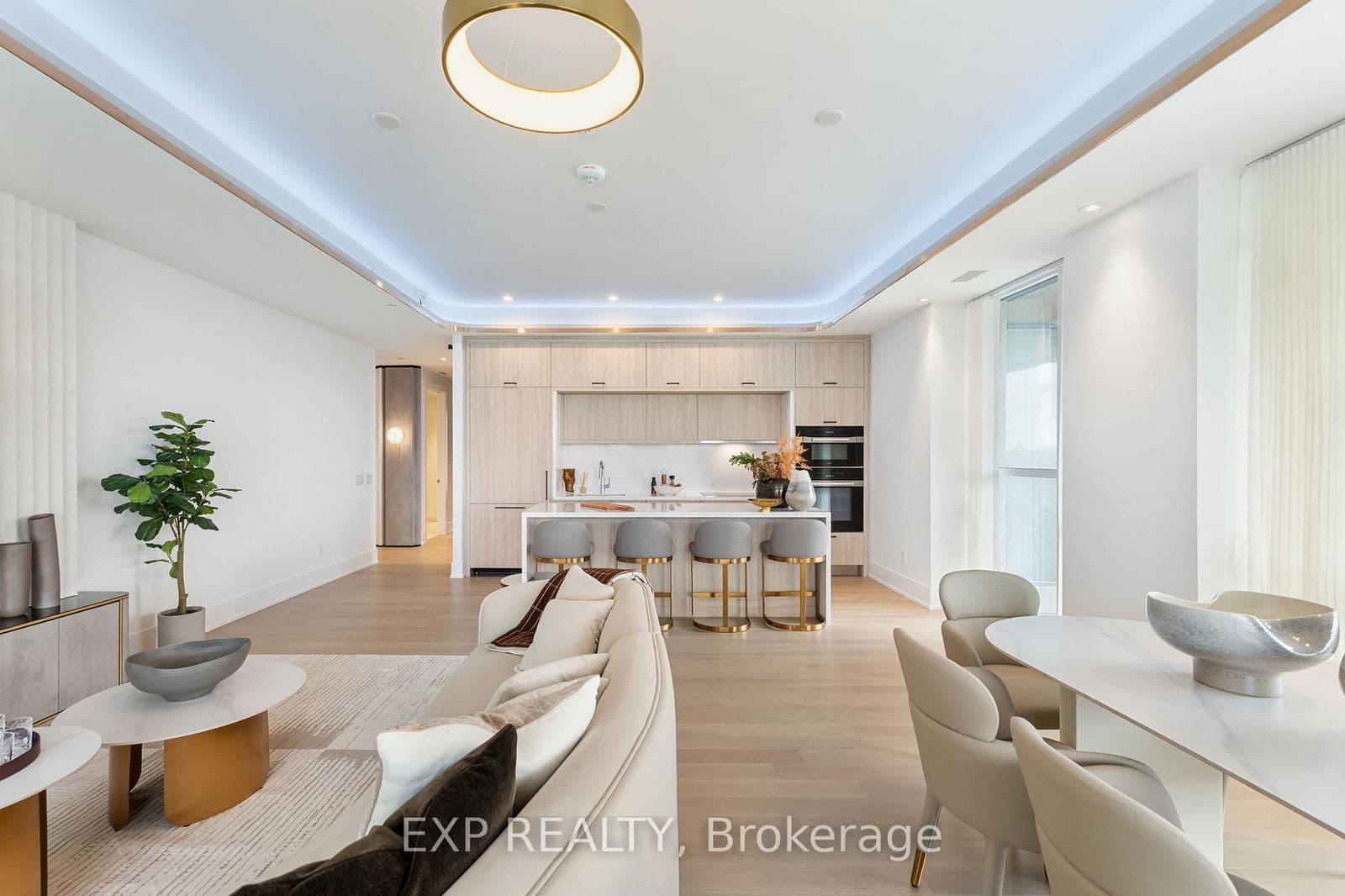 #418 - 399 Royal Orchard Boulevard