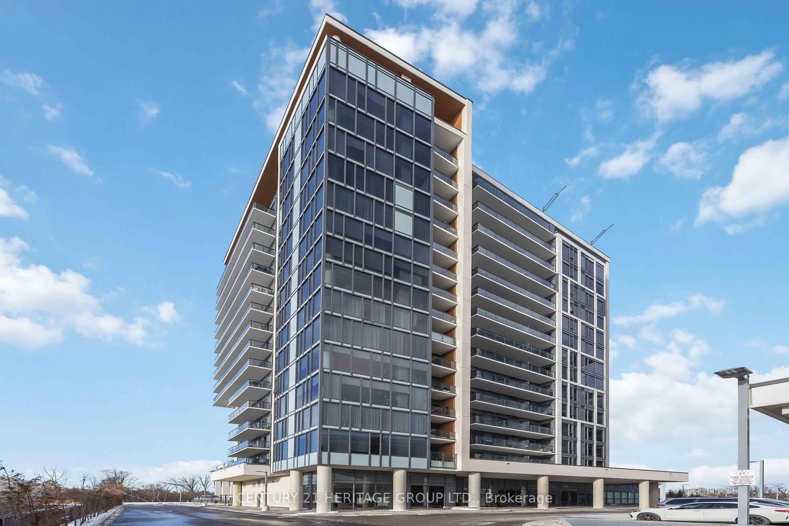 #201 - 9618 Yonge Street