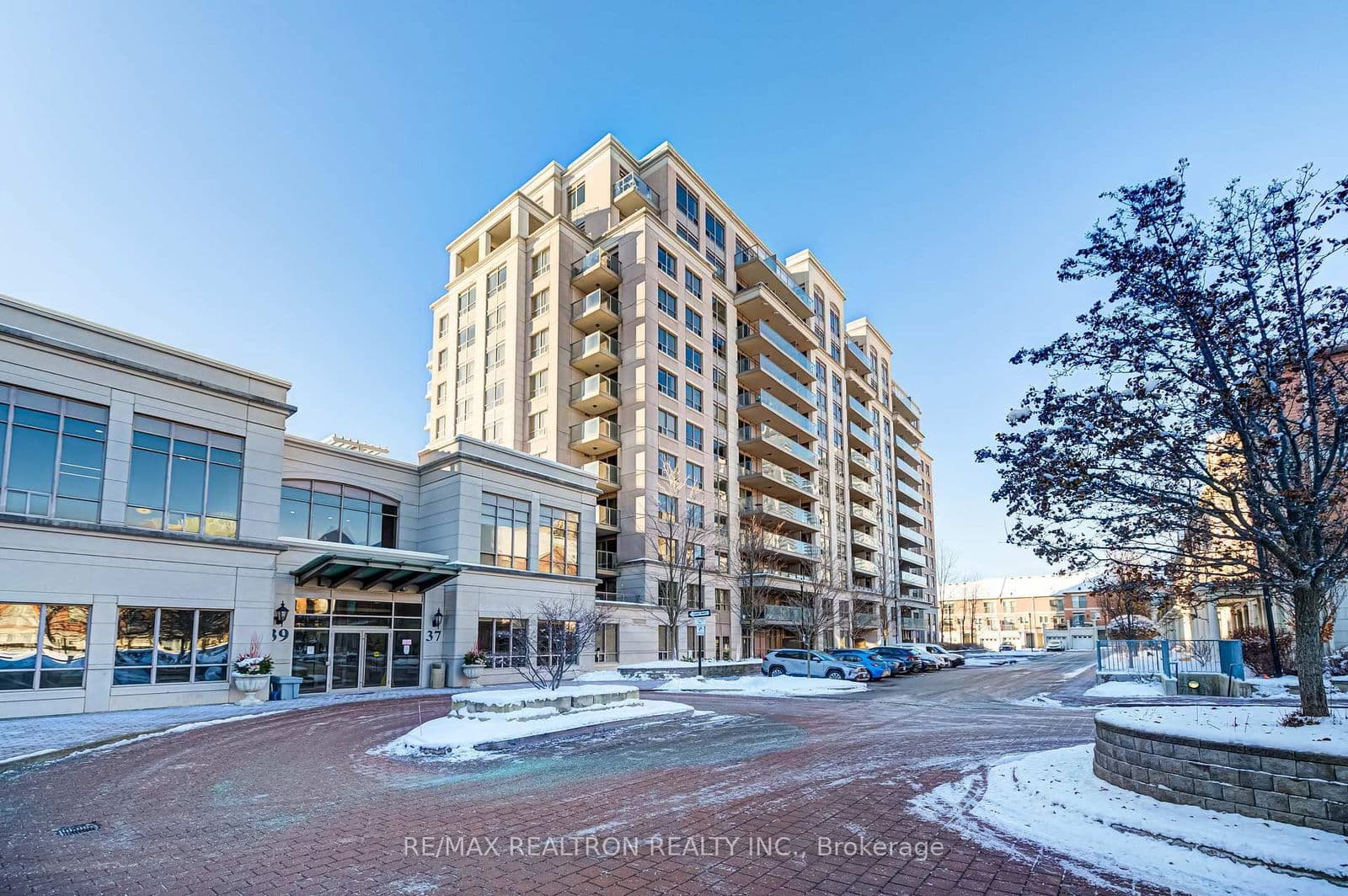 #109 - 37 Galleria Parkway