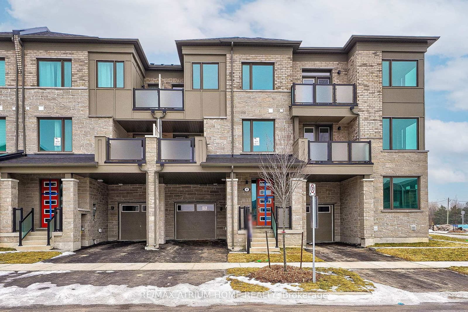 4 Thomas Frisby Jr. Crescent