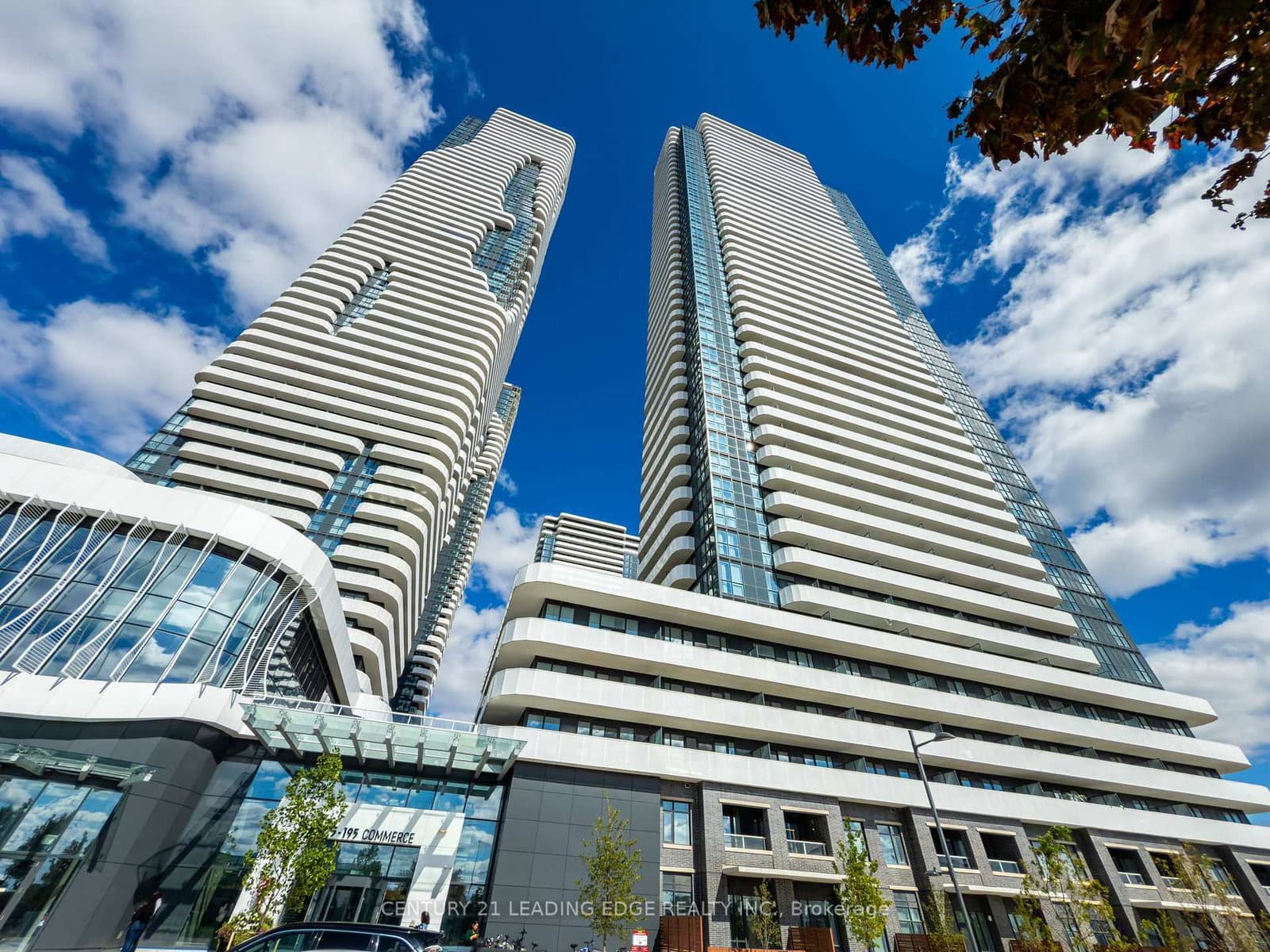 195 Commerce Street, Unit 3209